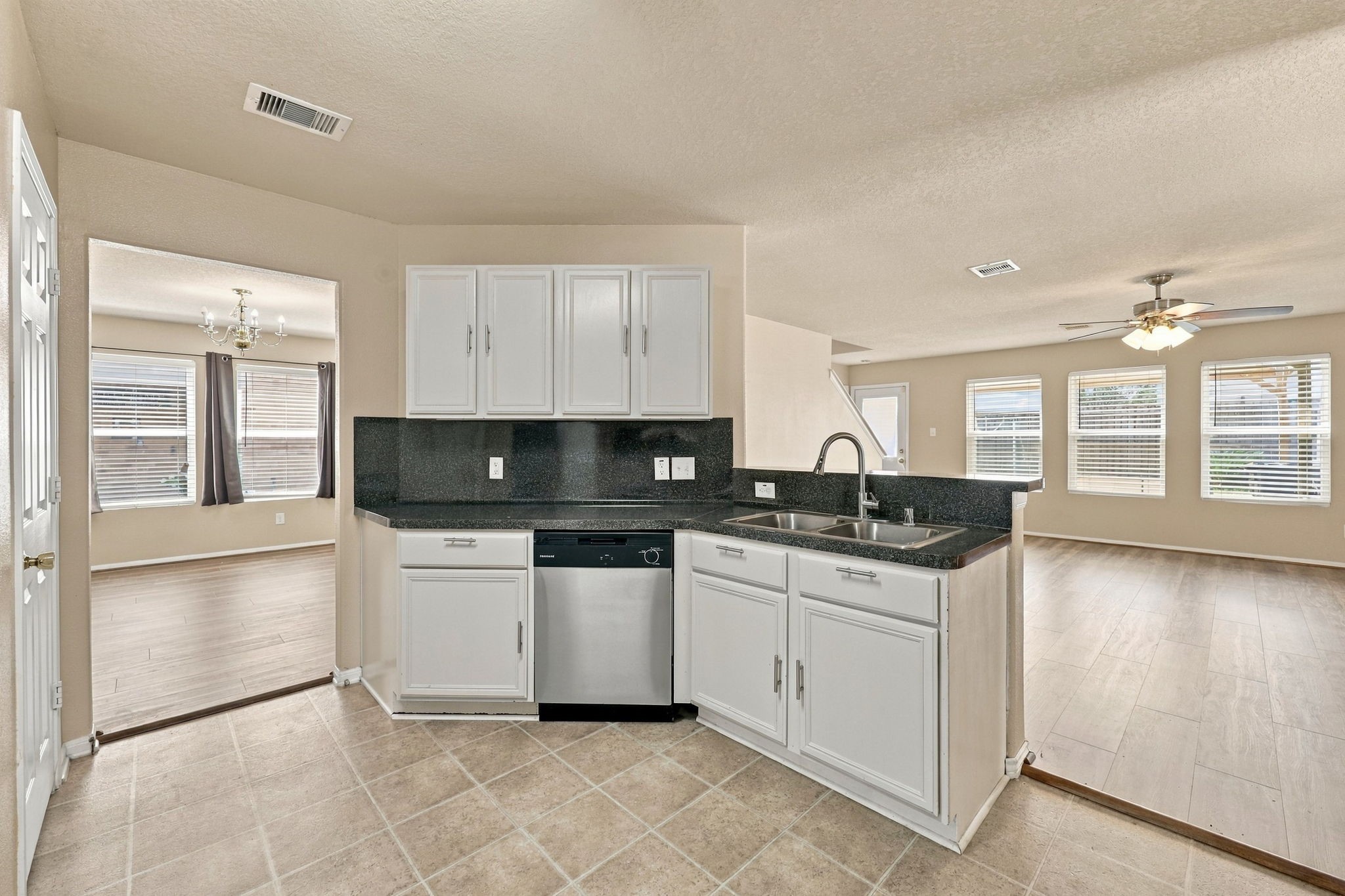 5031 Juniper Spring Trail Property Photo 8