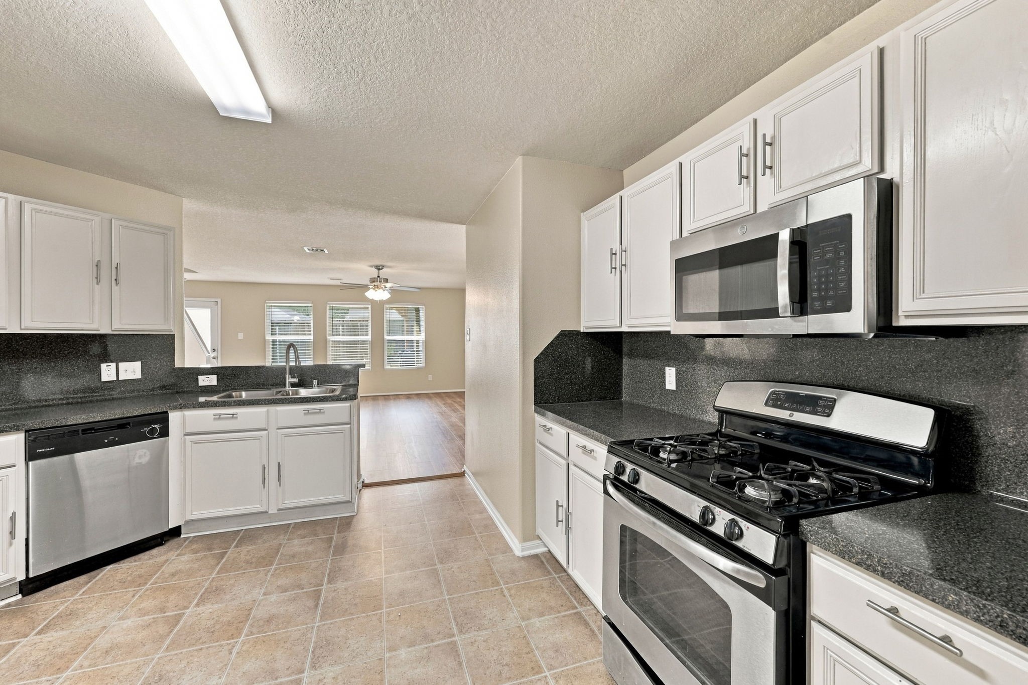 5031 Juniper Spring Trail Property Photo 9