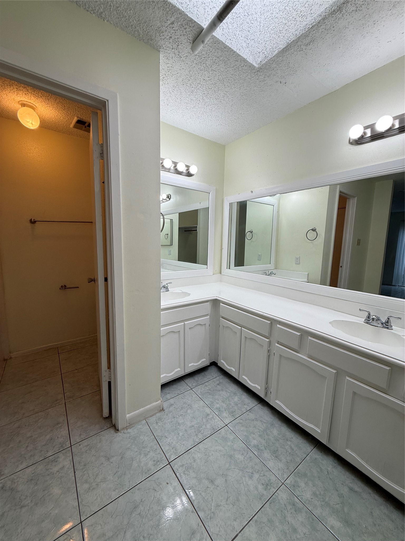 9011 Ketchwood Drive Property Photo 11