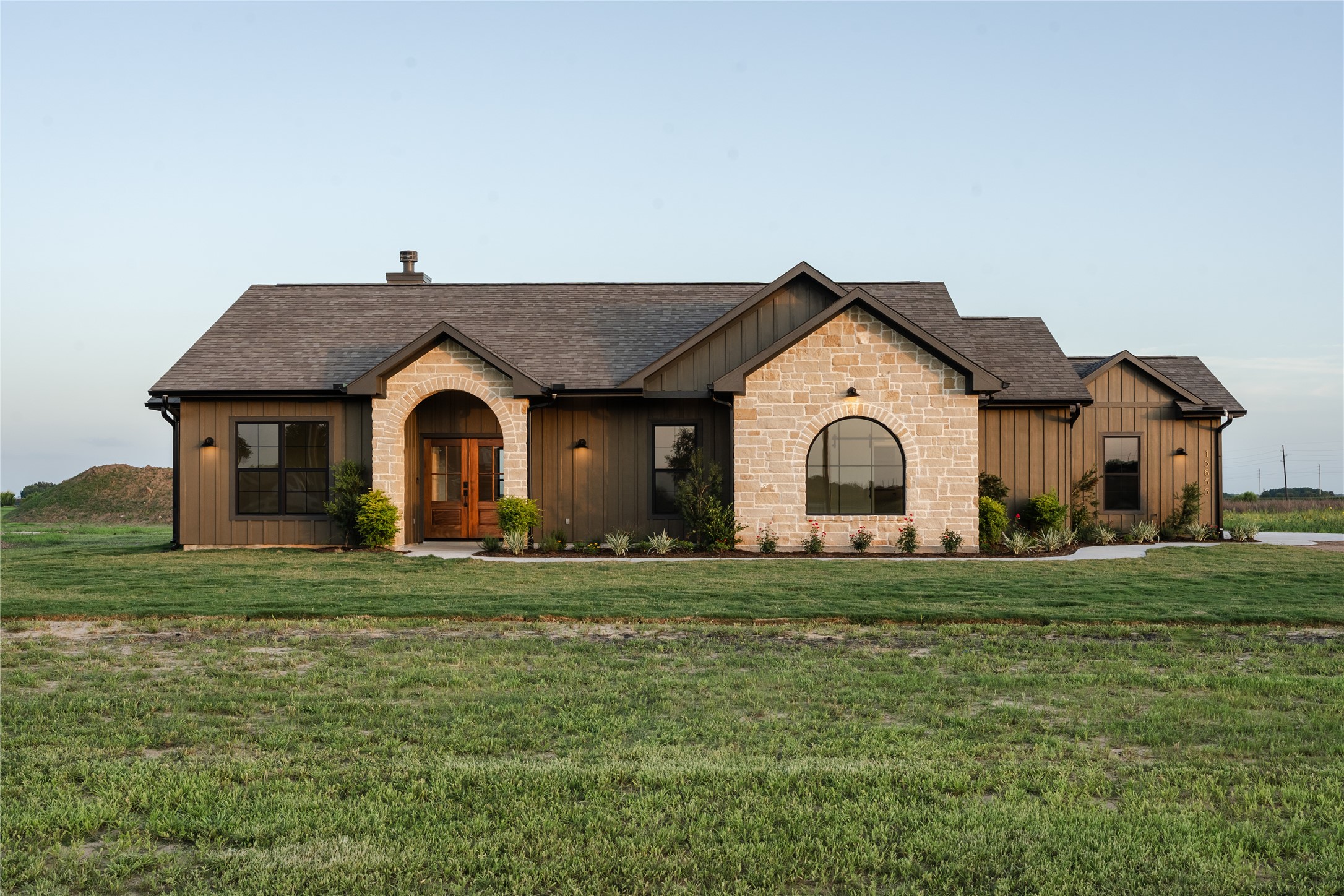 15855 County Rd 268 Property Photo 1