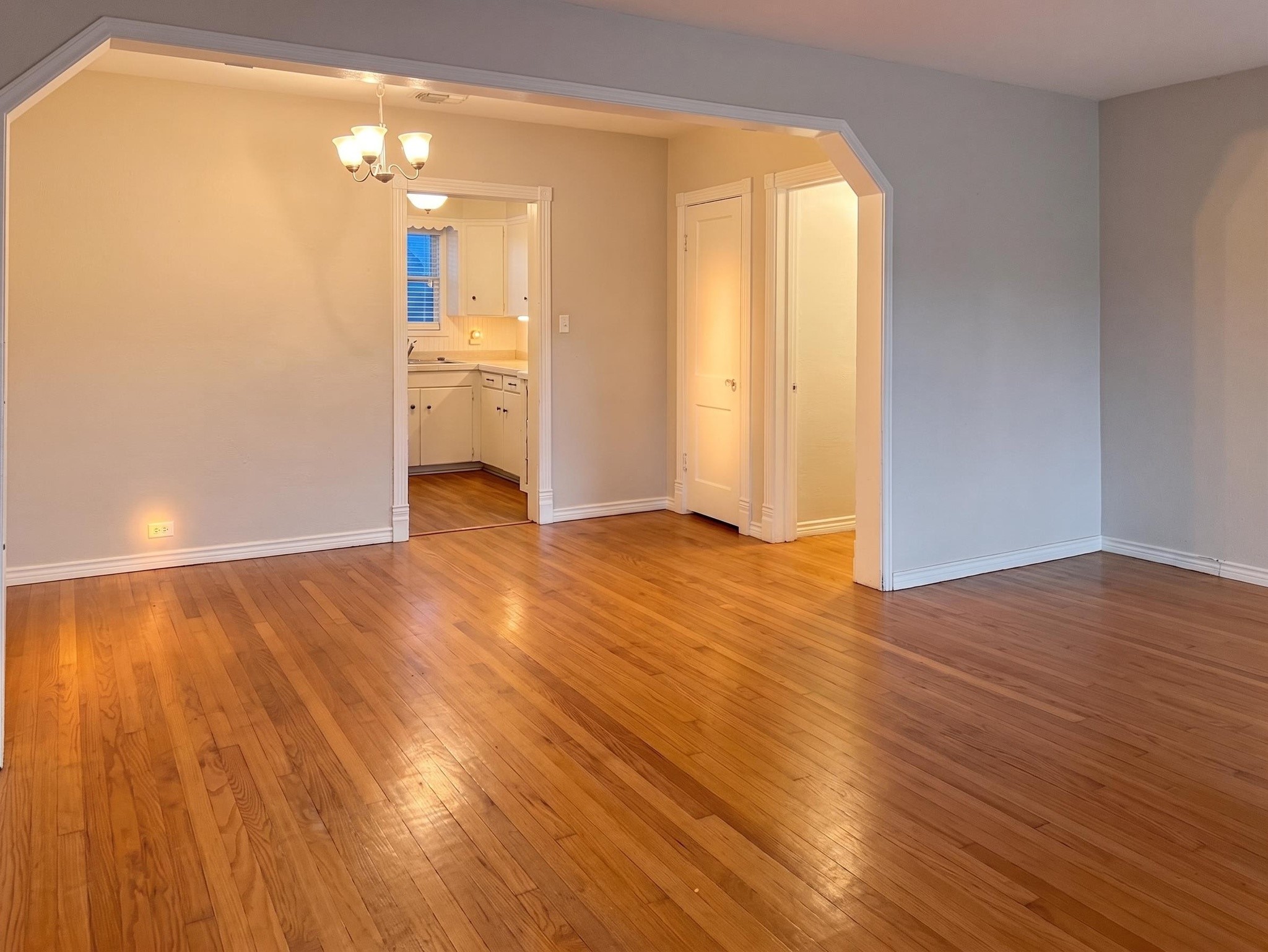 2313 Avenue L Property Photo 6