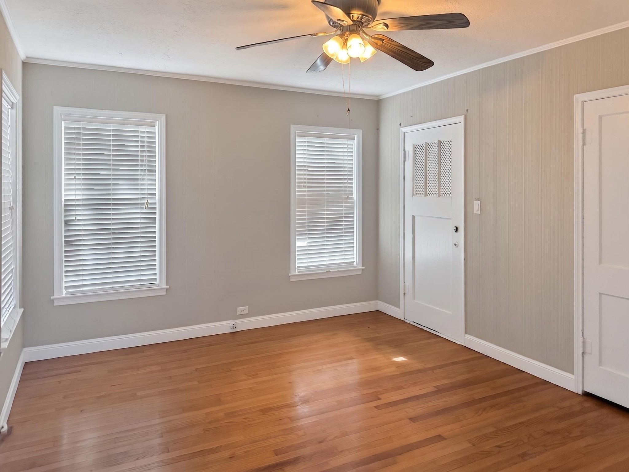 2313 Avenue L Property Photo 16