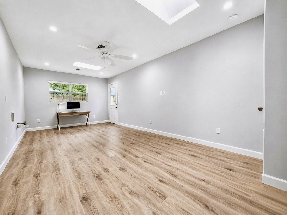 14011 Wickersham Lane Property Photo 9