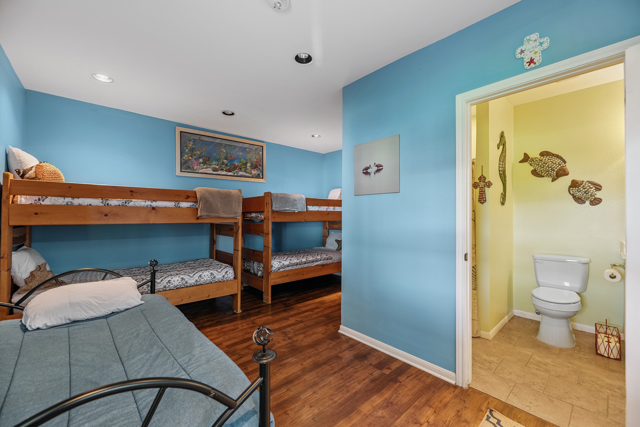 1402 Van Buren Property Photo 9