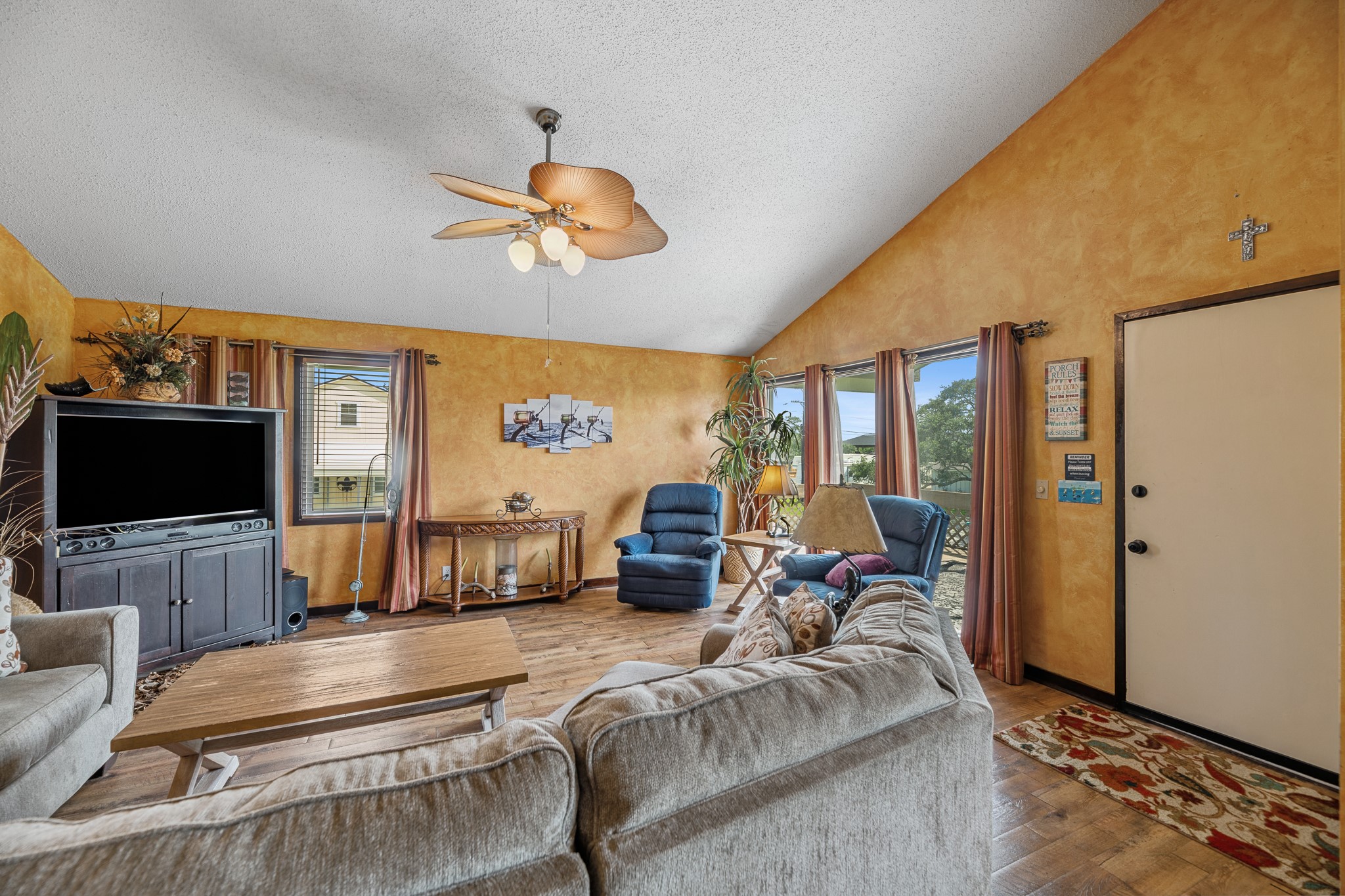 1402 Van Buren Property Photo 17