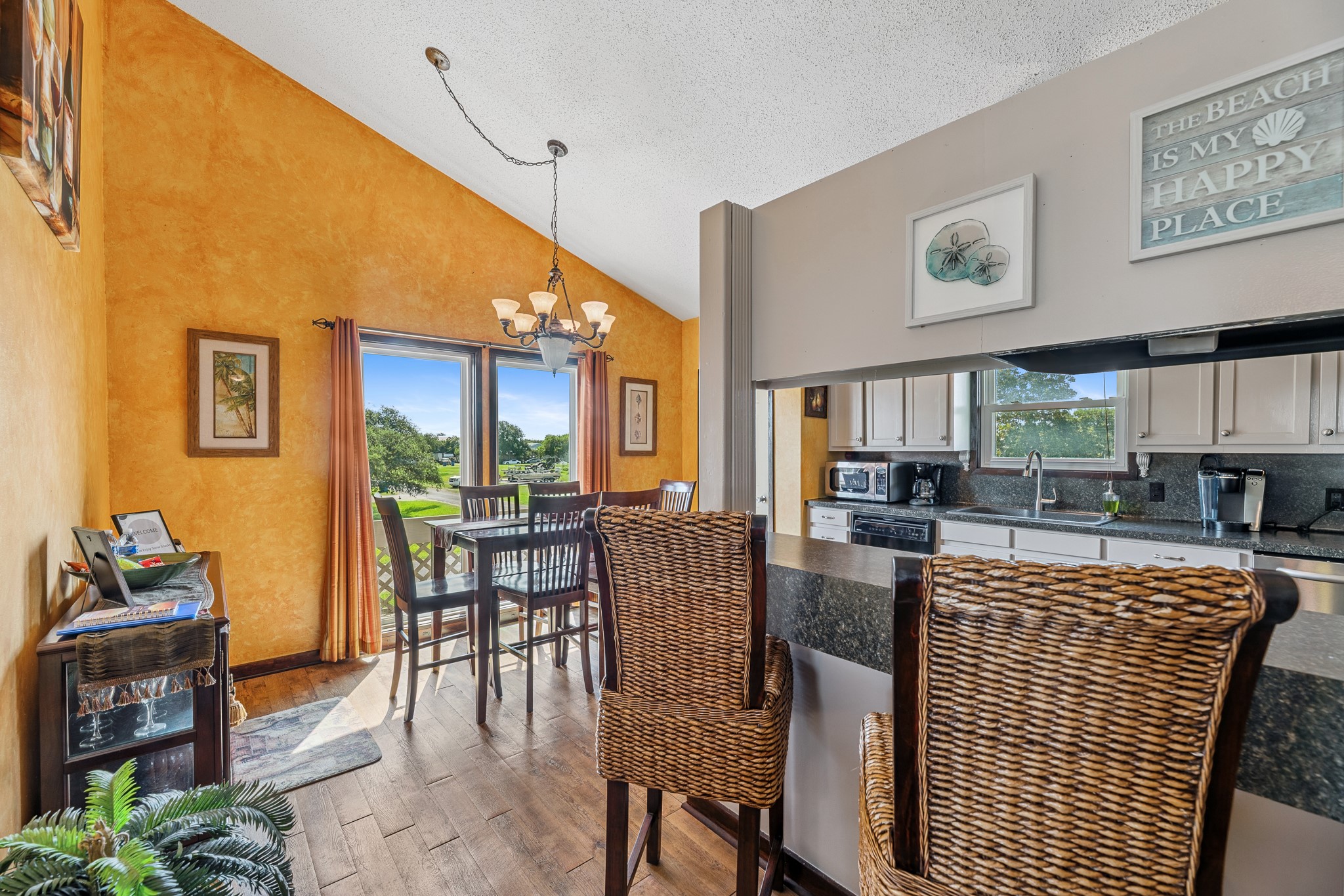 1402 Van Buren Property Photo 18