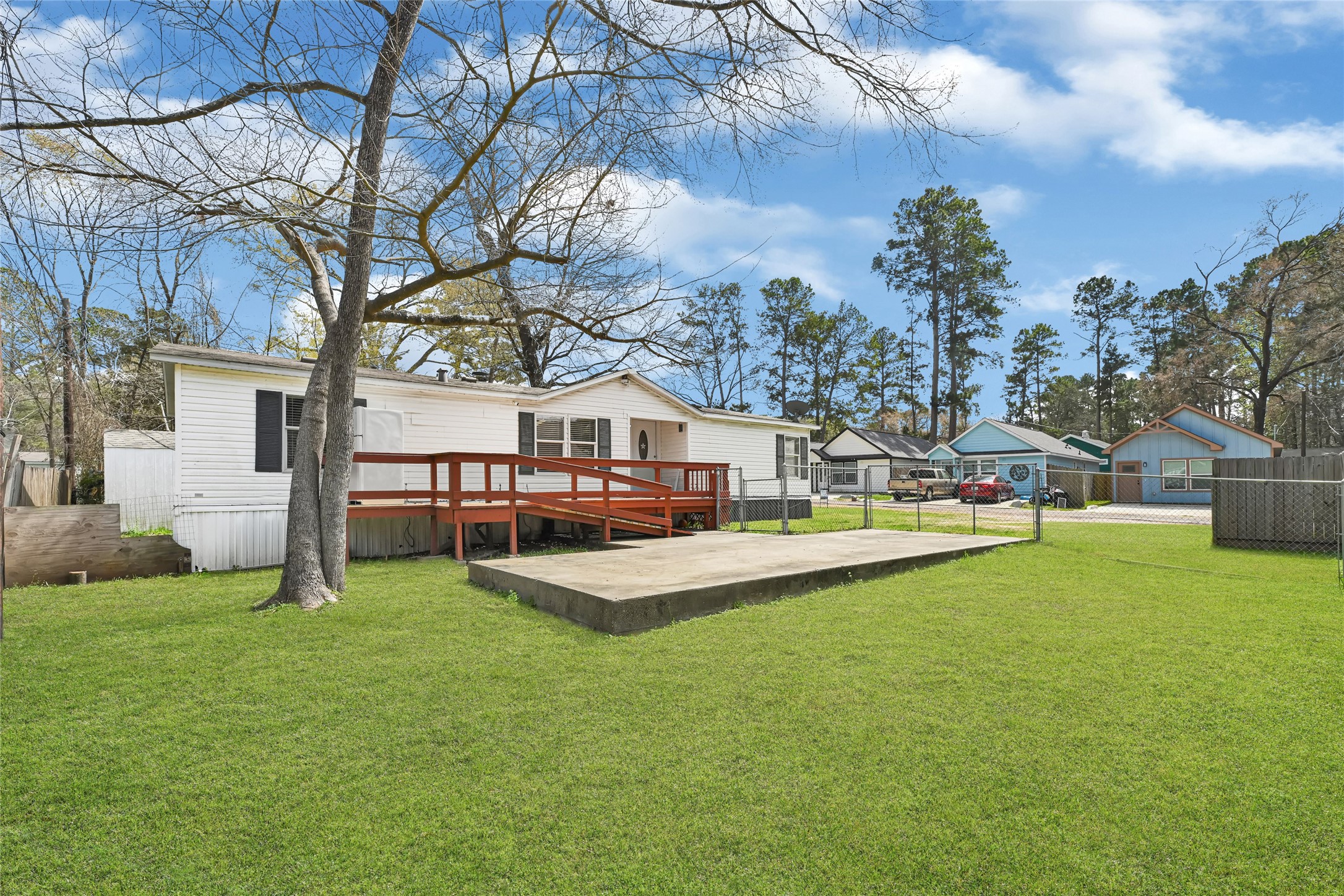 9586 Darkwood Street Property Photo 2