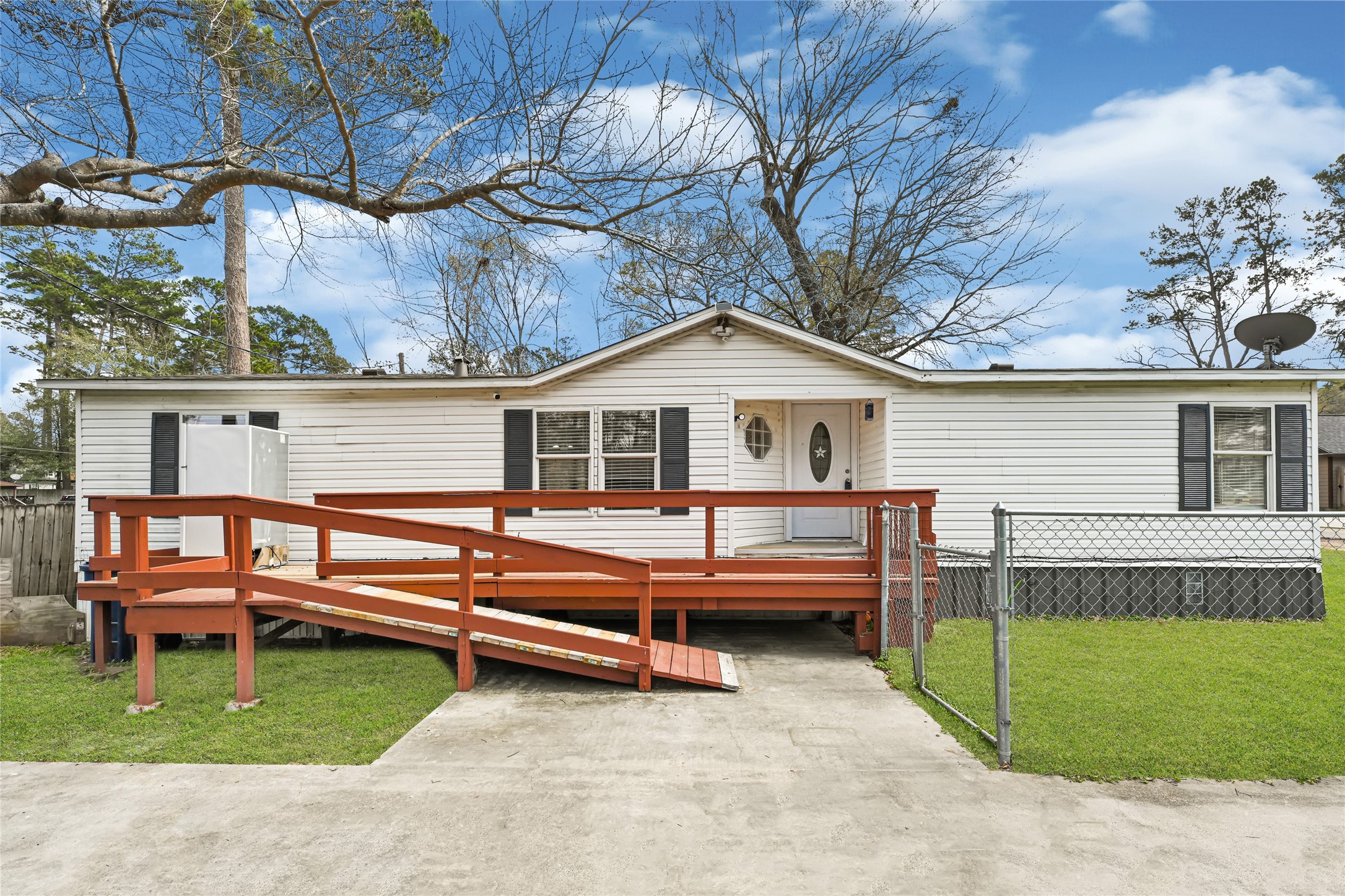 9586 Darkwood Street Property Photo 4