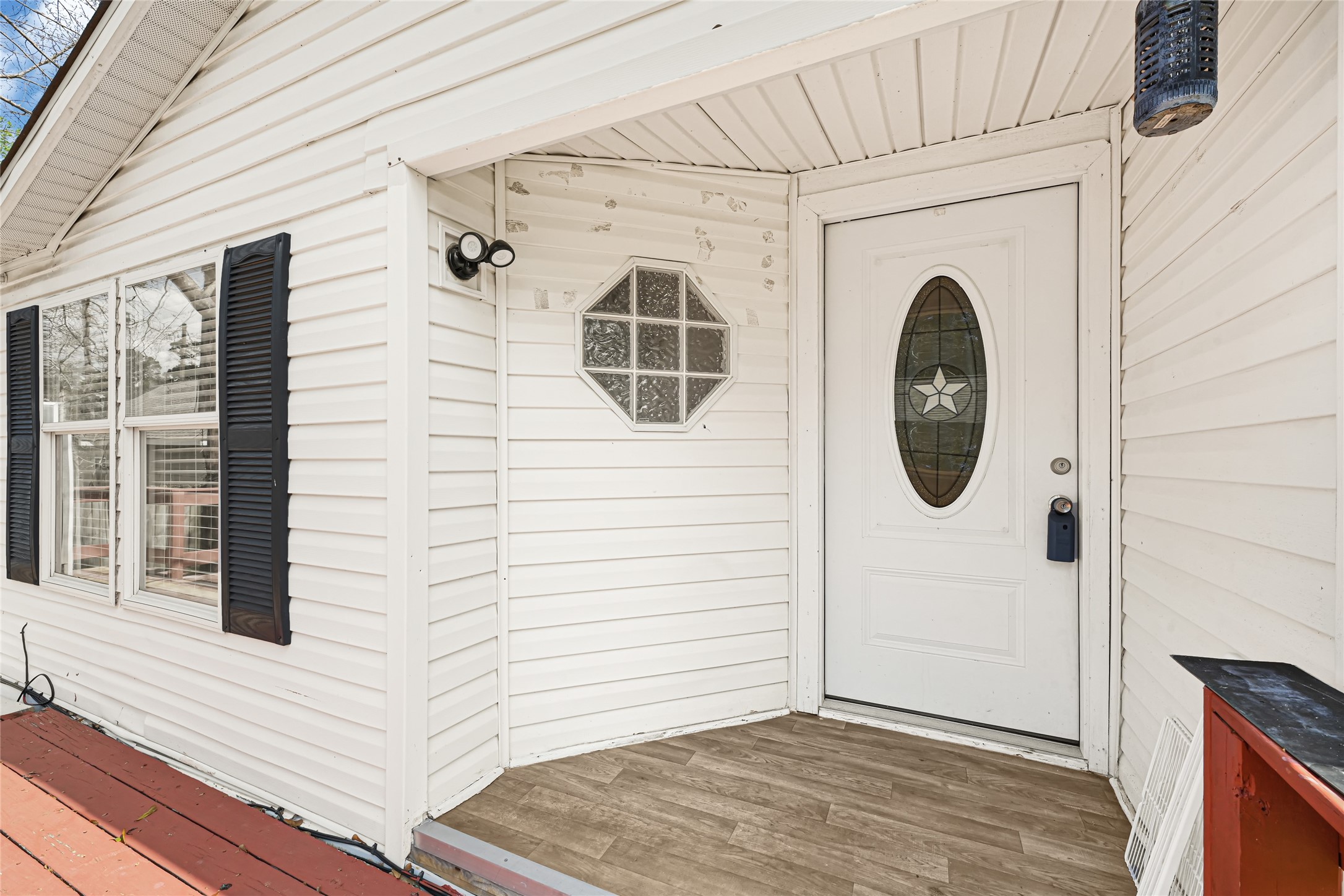9586 Darkwood Street Property Photo 5