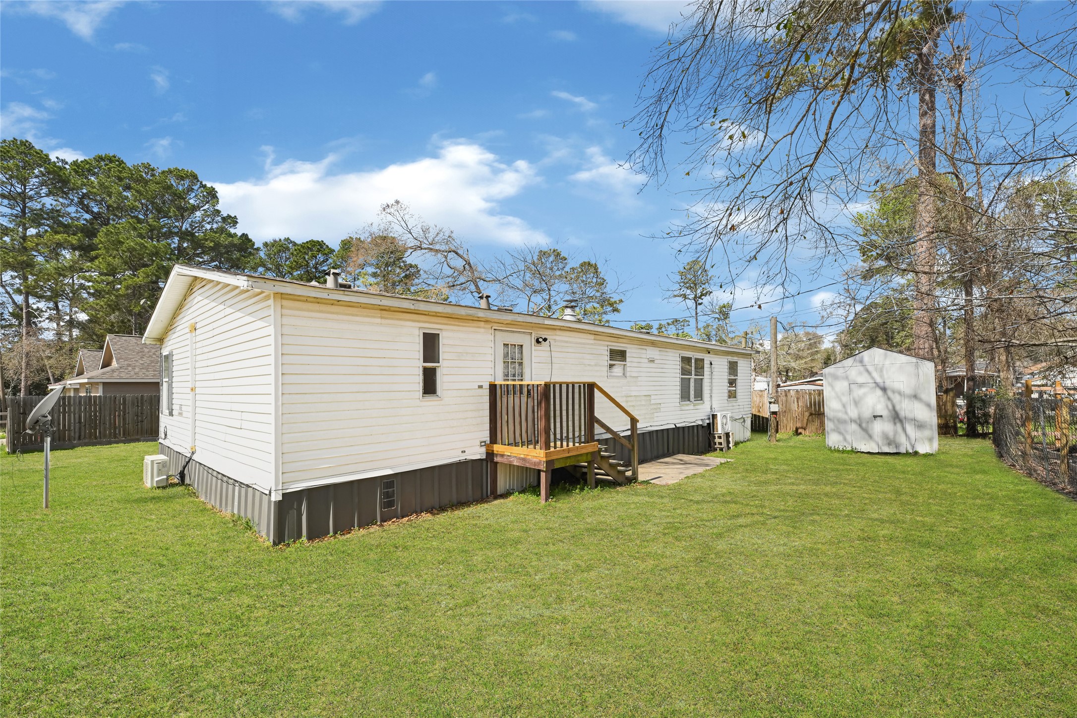 9586 Darkwood Street Property Photo 7