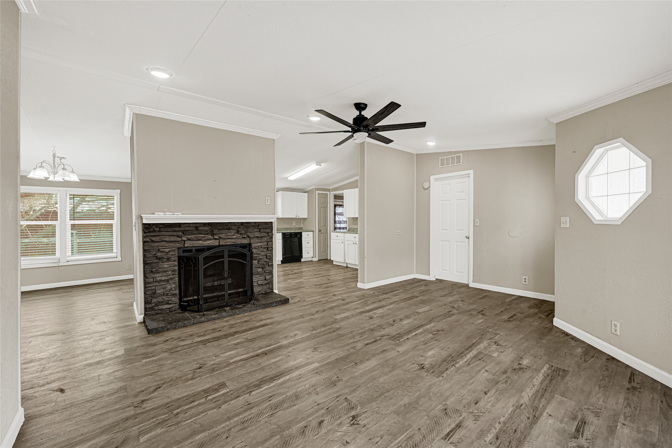 9586 Darkwood Street Property Photo 8