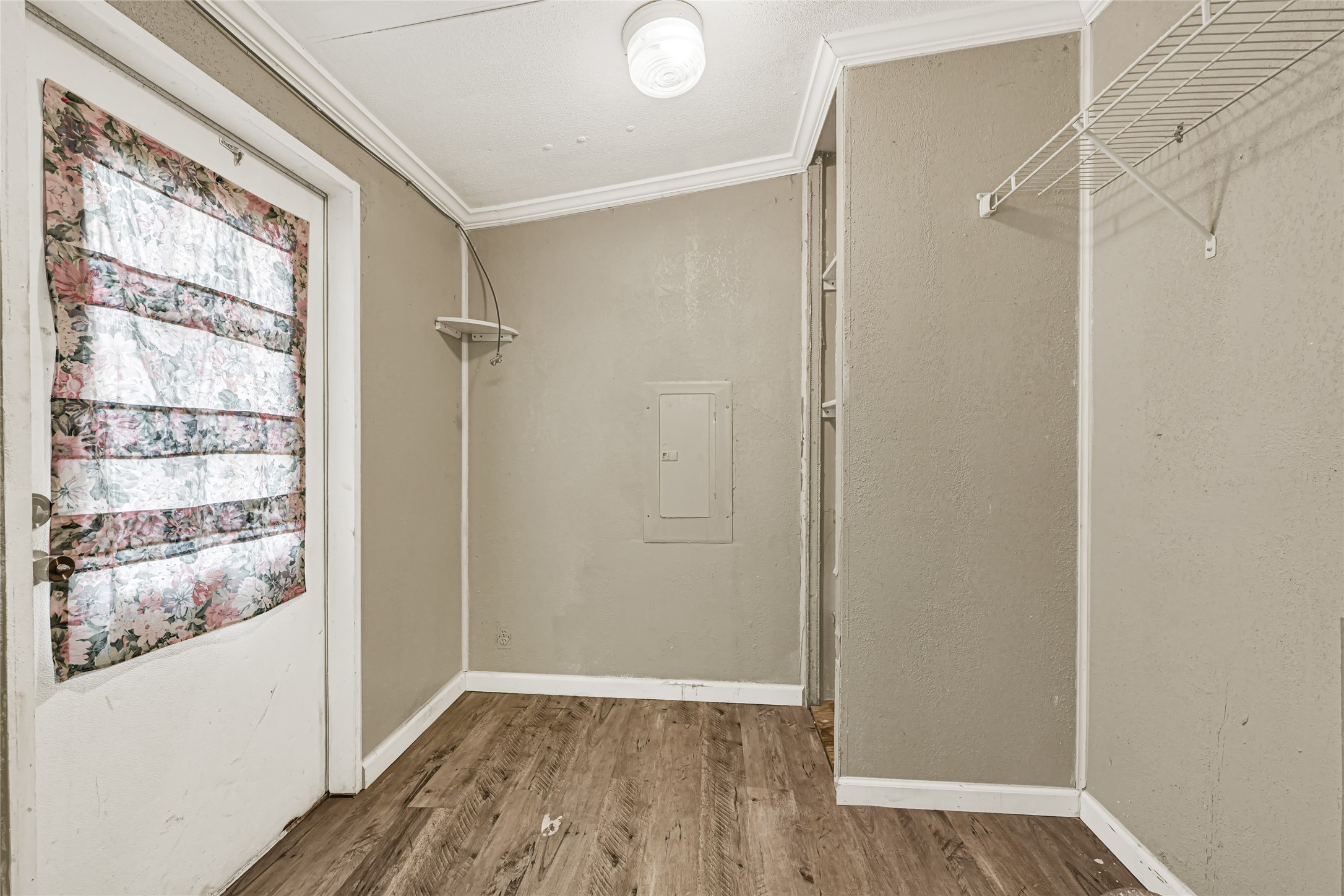 9586 Darkwood Street Property Photo 14