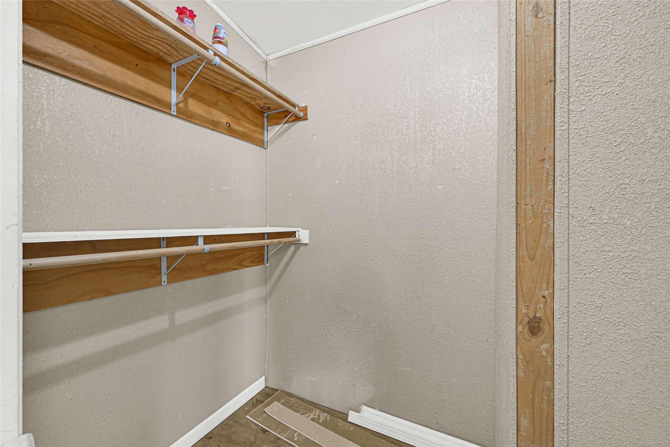 9586 Darkwood Street Property Photo 17
