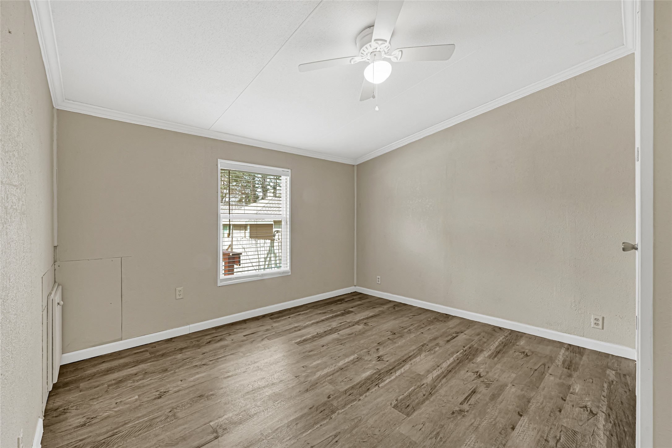 9586 Darkwood Street Property Photo 21