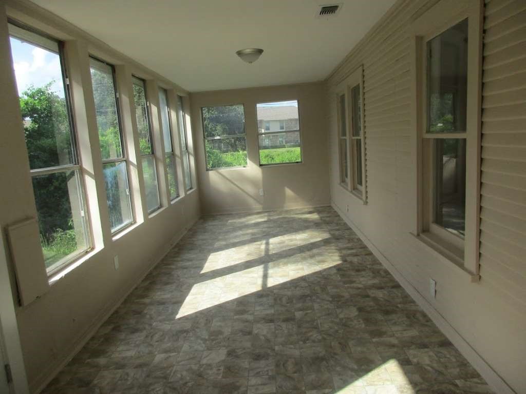 110 Spencer Street Property Photo 12