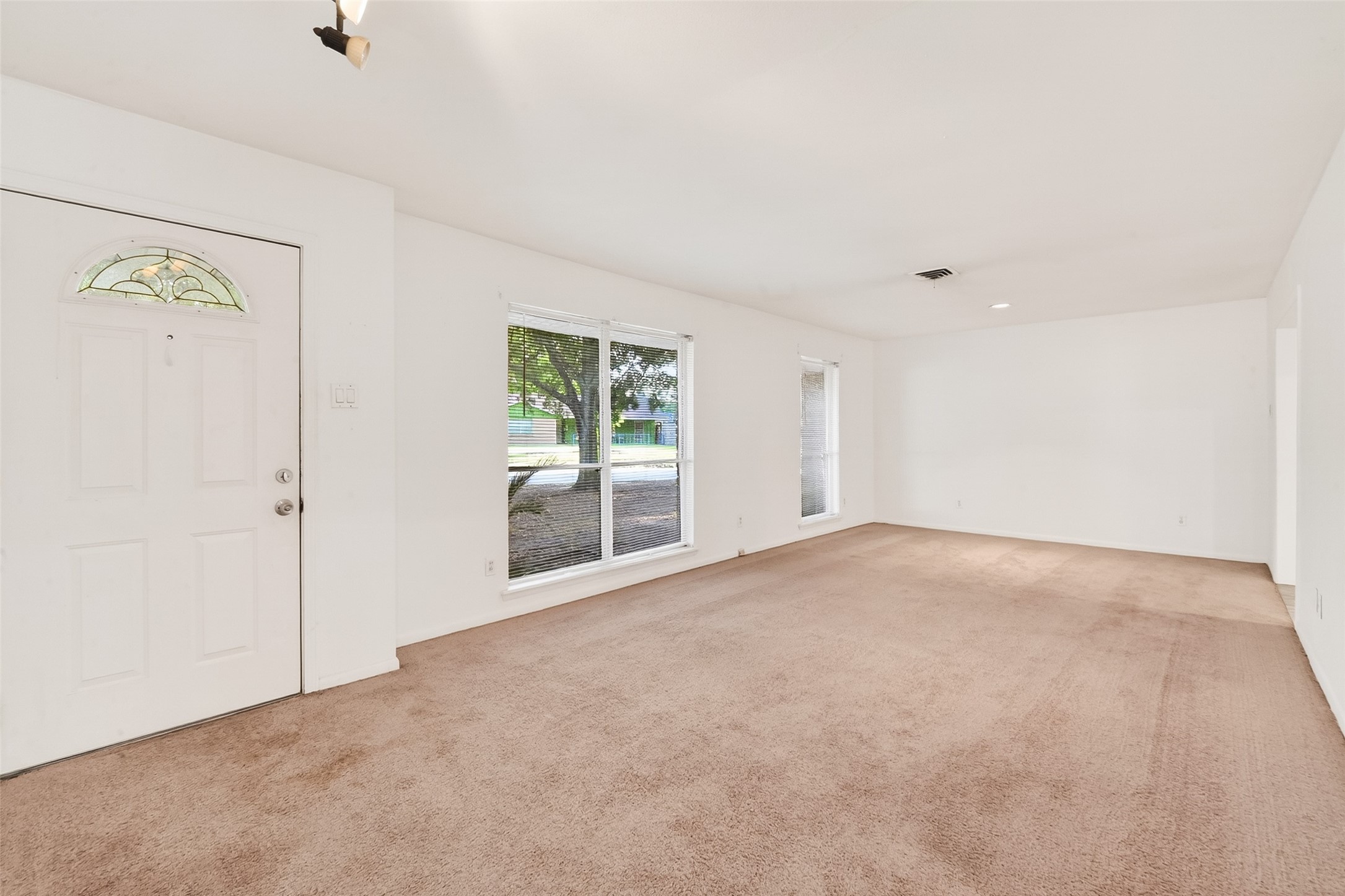 5422 Spellman Road Property Photo 4