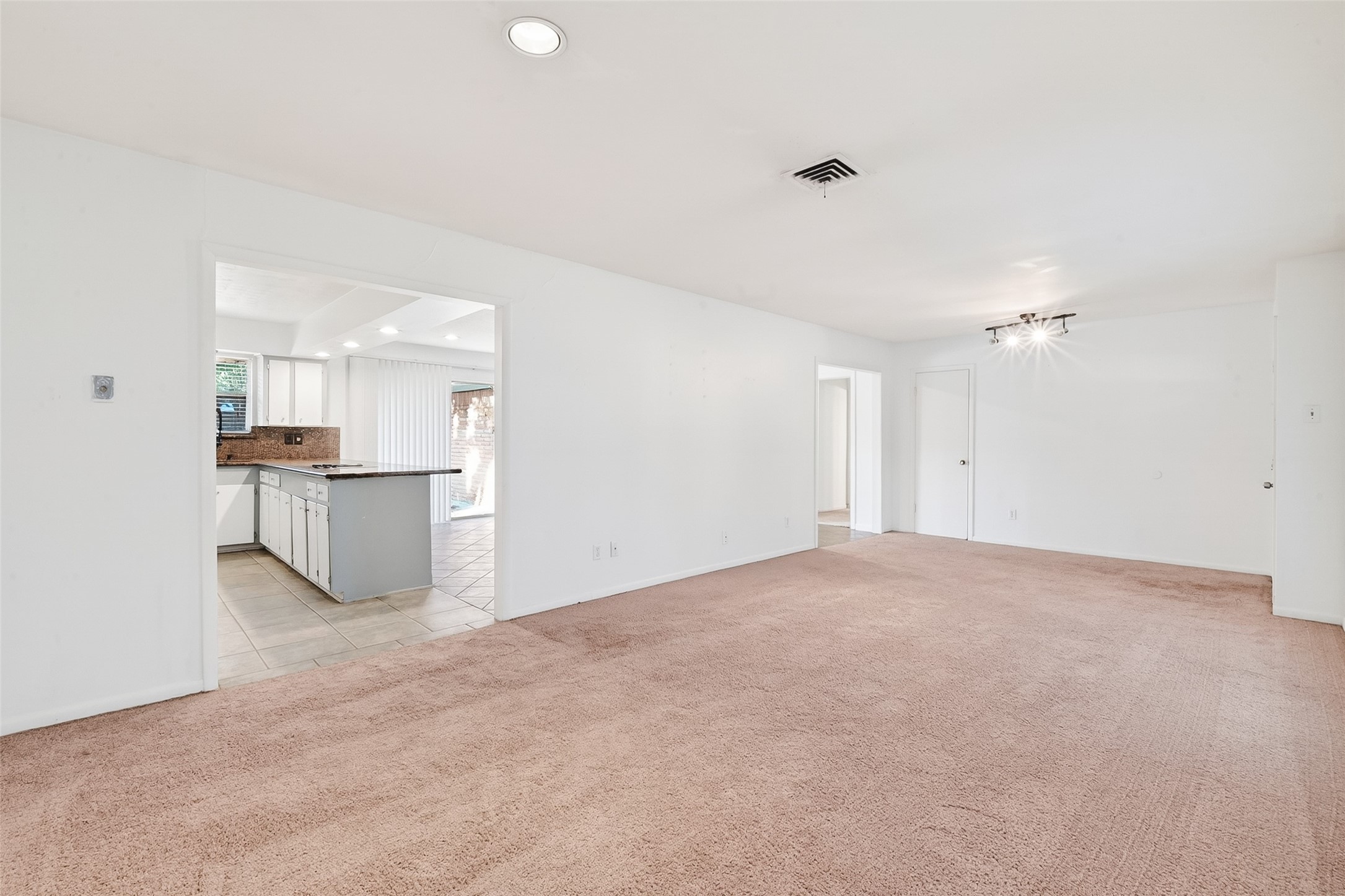 5422 Spellman Road Property Photo 5