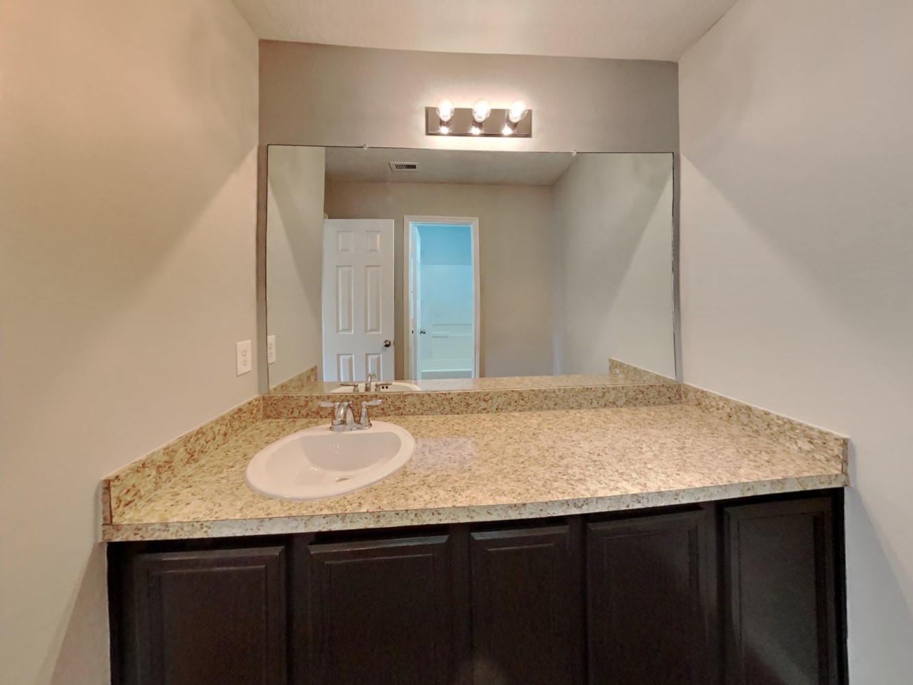 1203 Gibson Crossing Way Property Photo 13