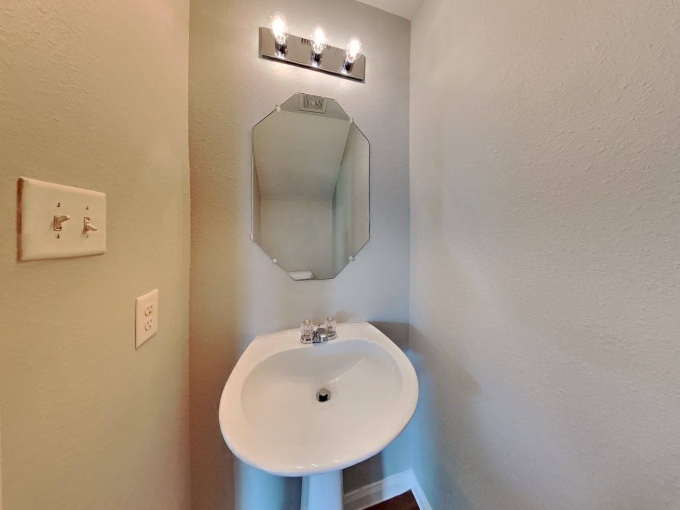 1203 Gibson Crossing Way Property Photo 15