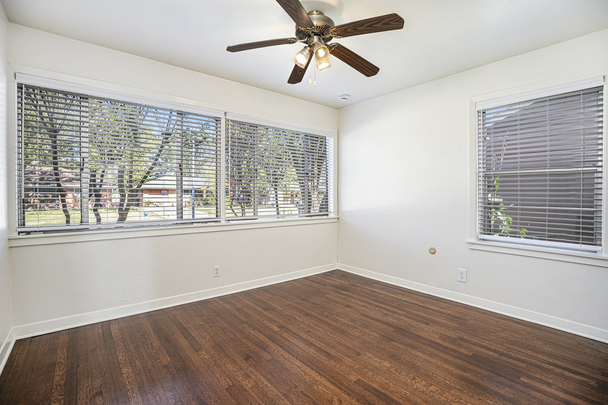 6325 Rowan Lane Property Photo 2