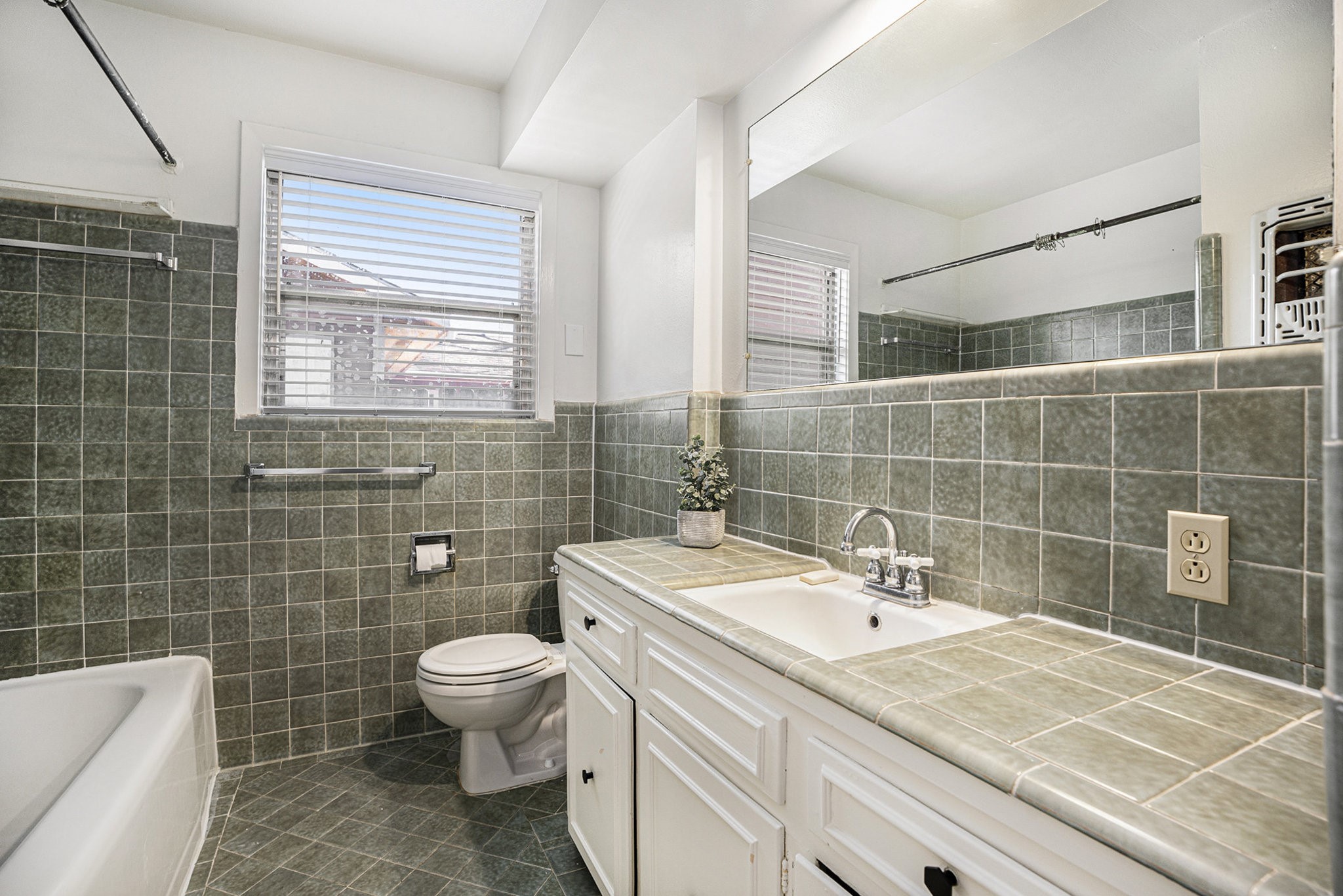 6325 Rowan Lane Property Photo 14