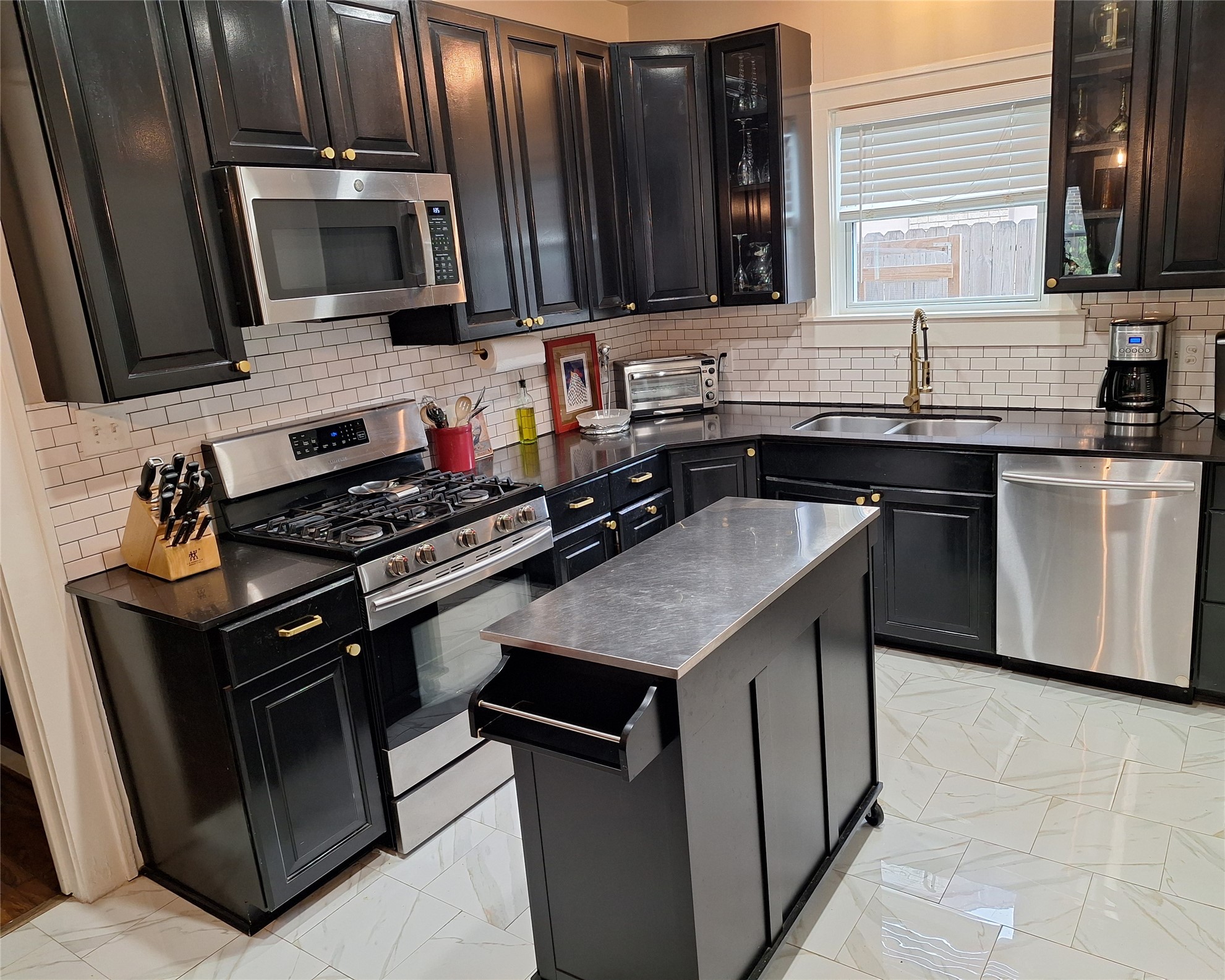 2417 Blodgett Street Property Photo 20