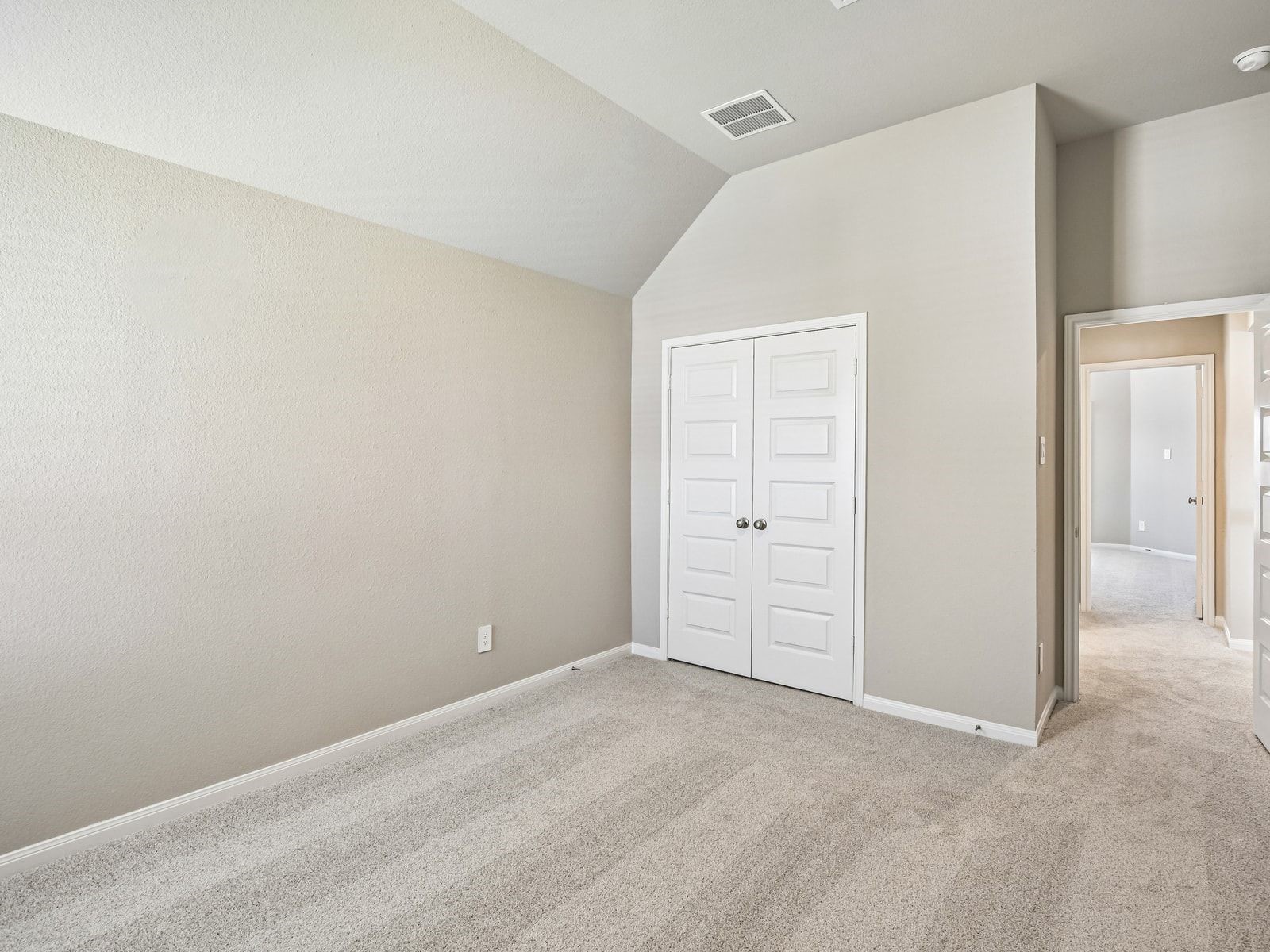 5225 Great Oaks Drive Property Photo 16