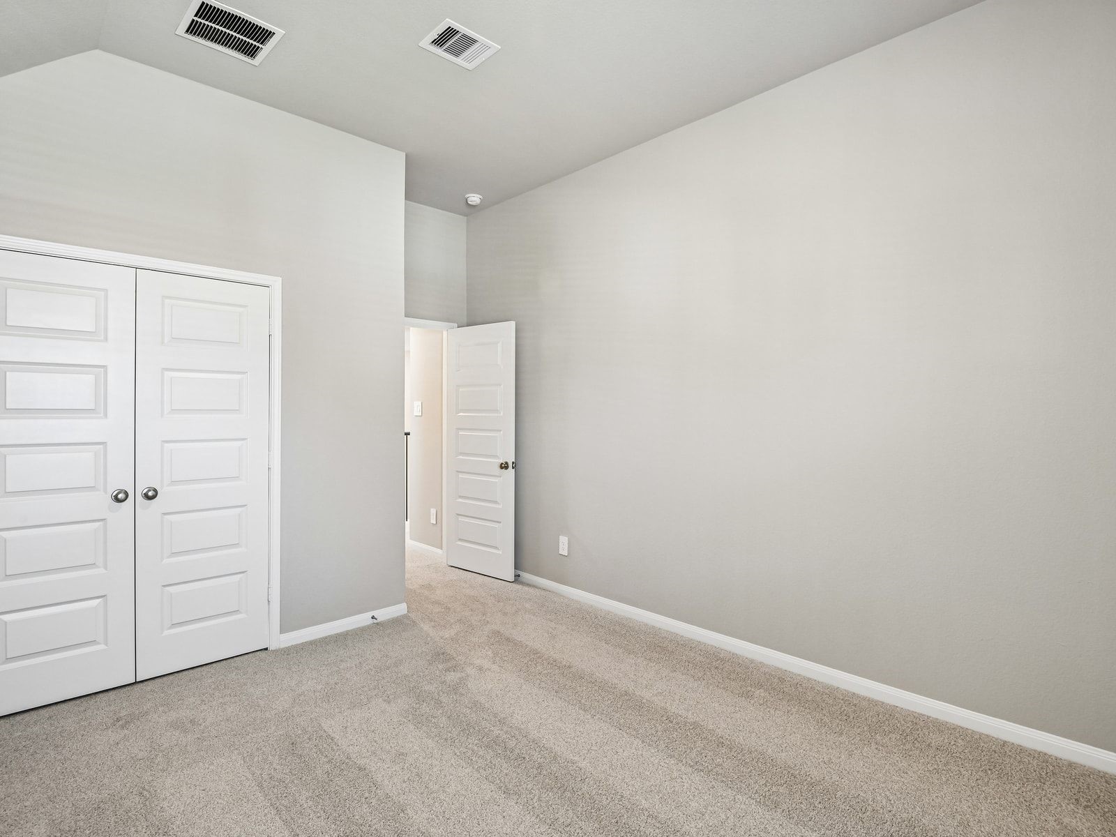 5225 Great Oaks Drive Property Photo 17
