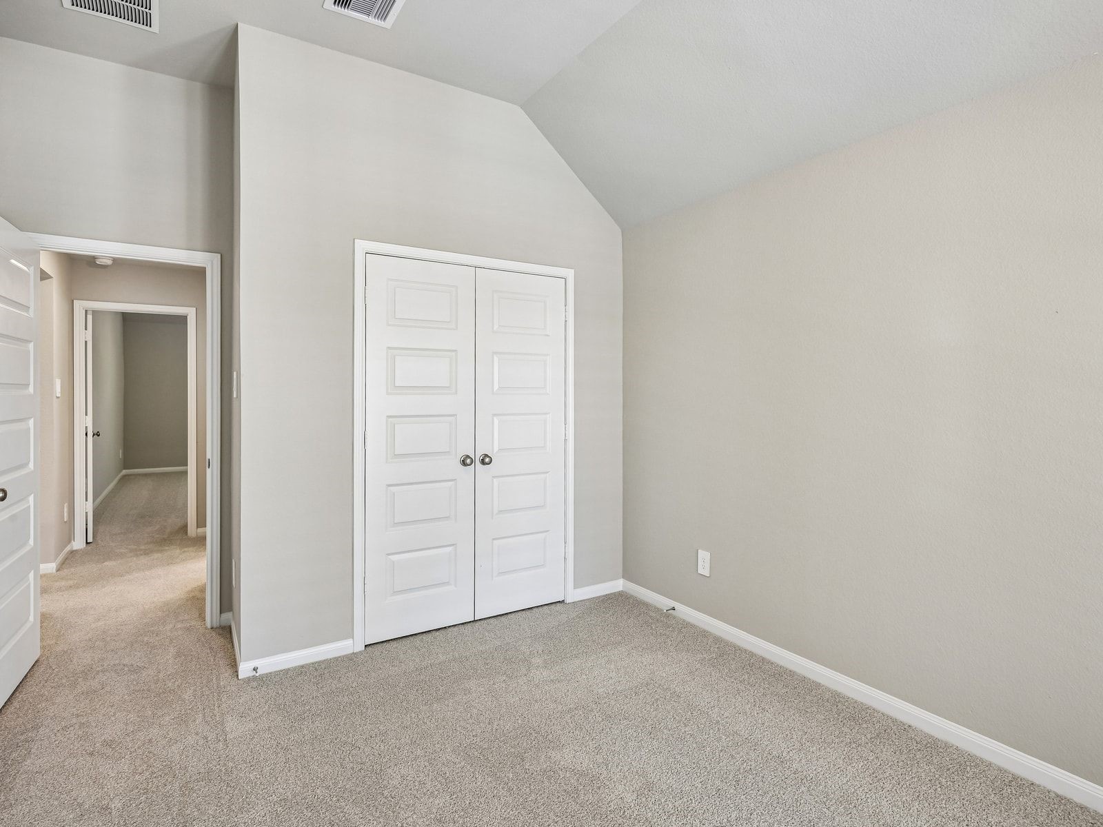 5225 Great Oaks Drive Property Photo 19