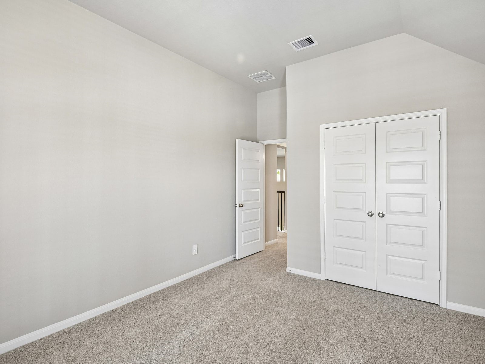 5225 Great Oaks Drive Property Photo 20