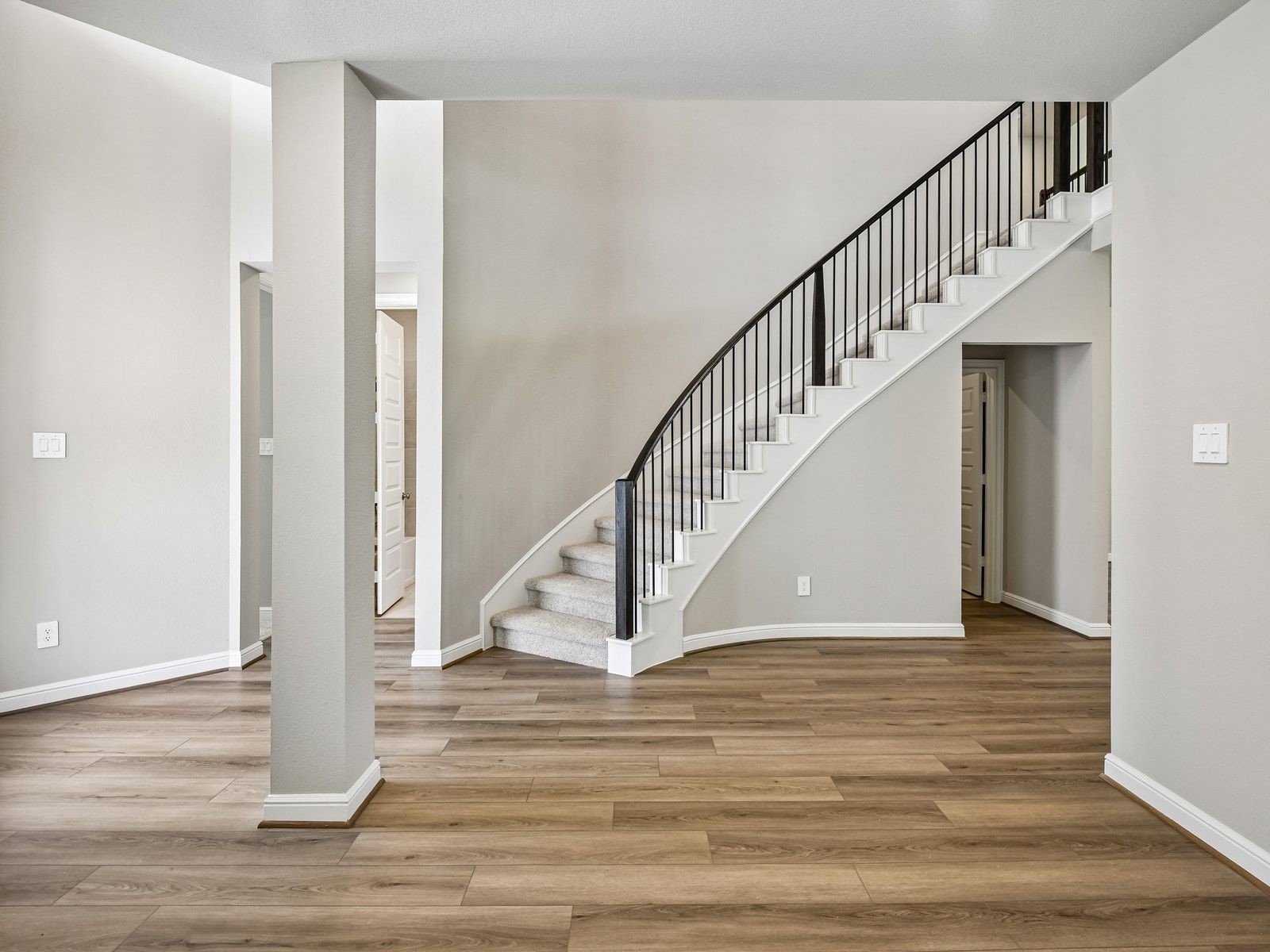 5225 Great Oaks Drive Property Photo 27