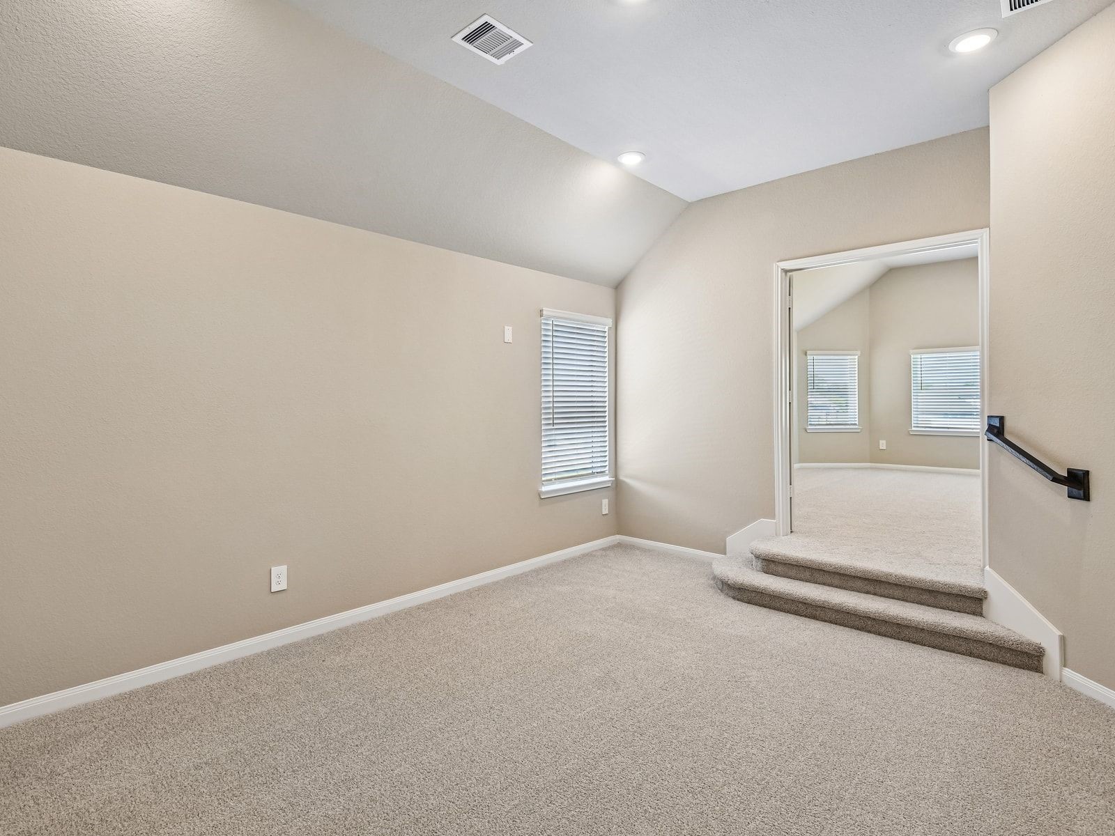 5225 Great Oaks Drive Property Photo 32