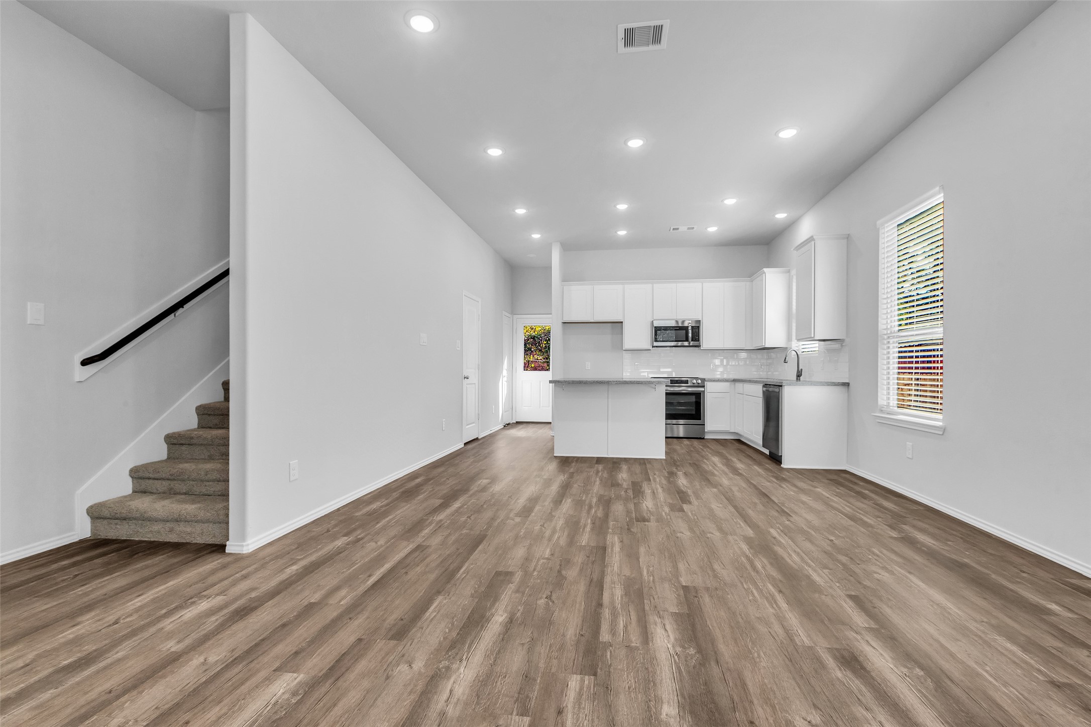11964 Canal Street Property Photo 3