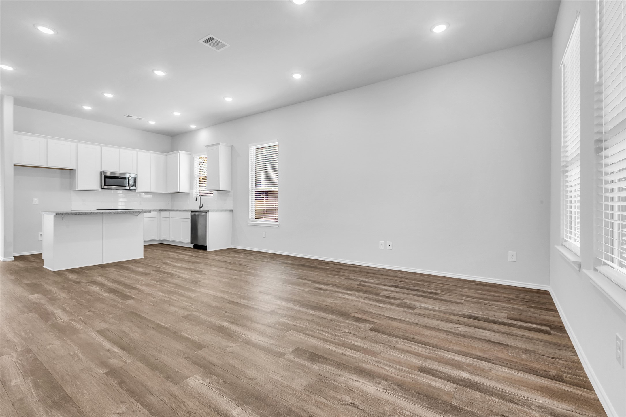 11964 Canal Street Property Photo 5