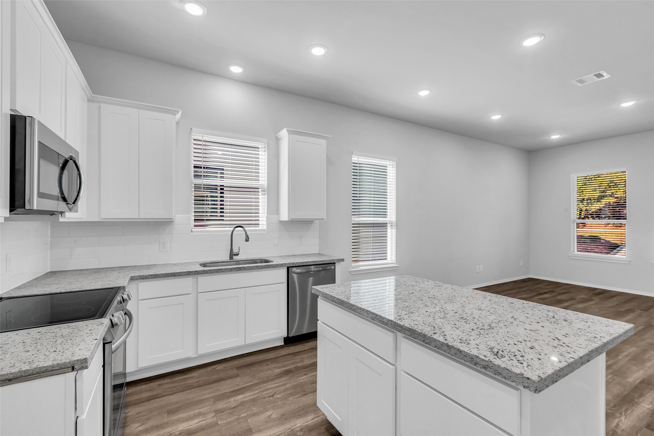 11964 Canal Street Property Photo 11