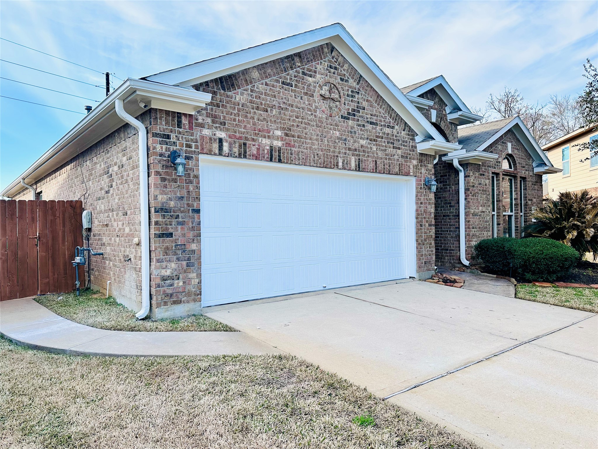 25827 Rustica Drive Property Photo 1