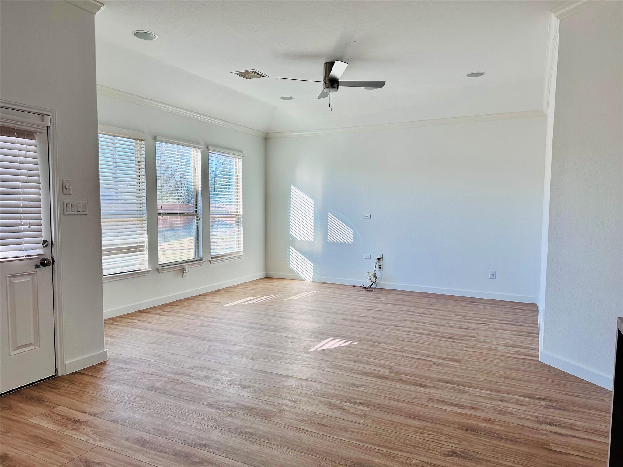 25827 Rustica Drive Property Photo 17