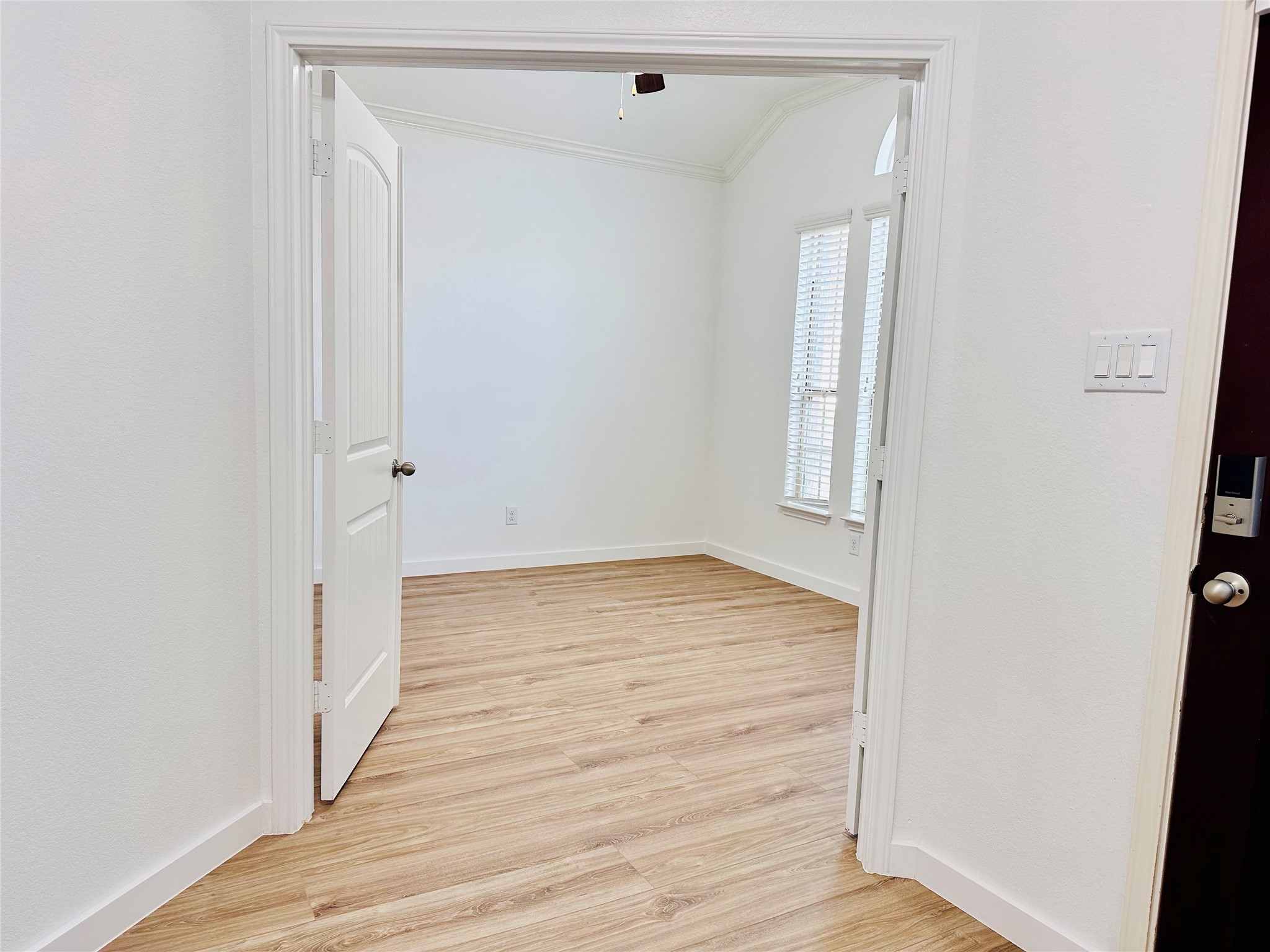 25827 Rustica Drive Property Photo 25