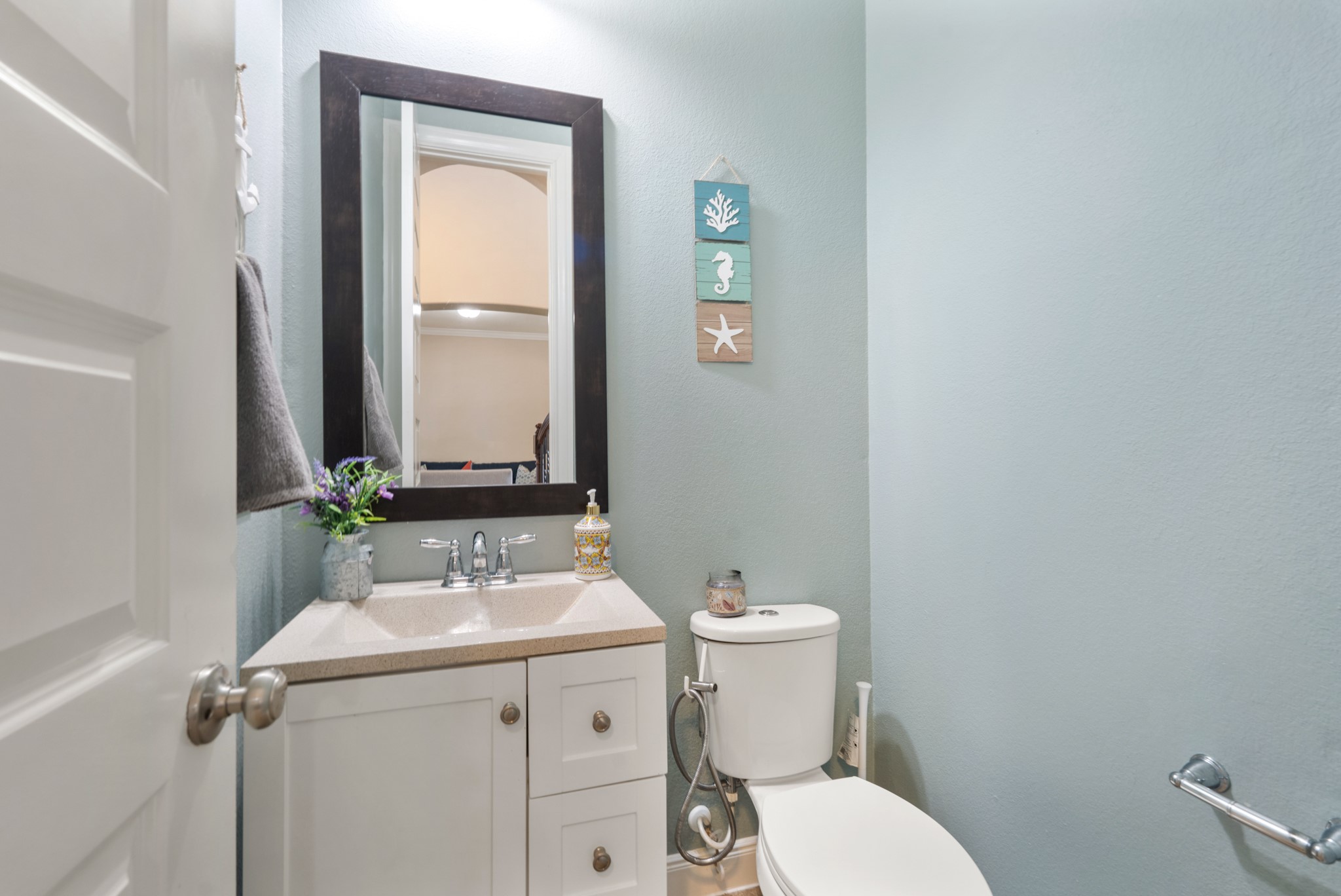 25611 Kearsley Drive Property Photo 8