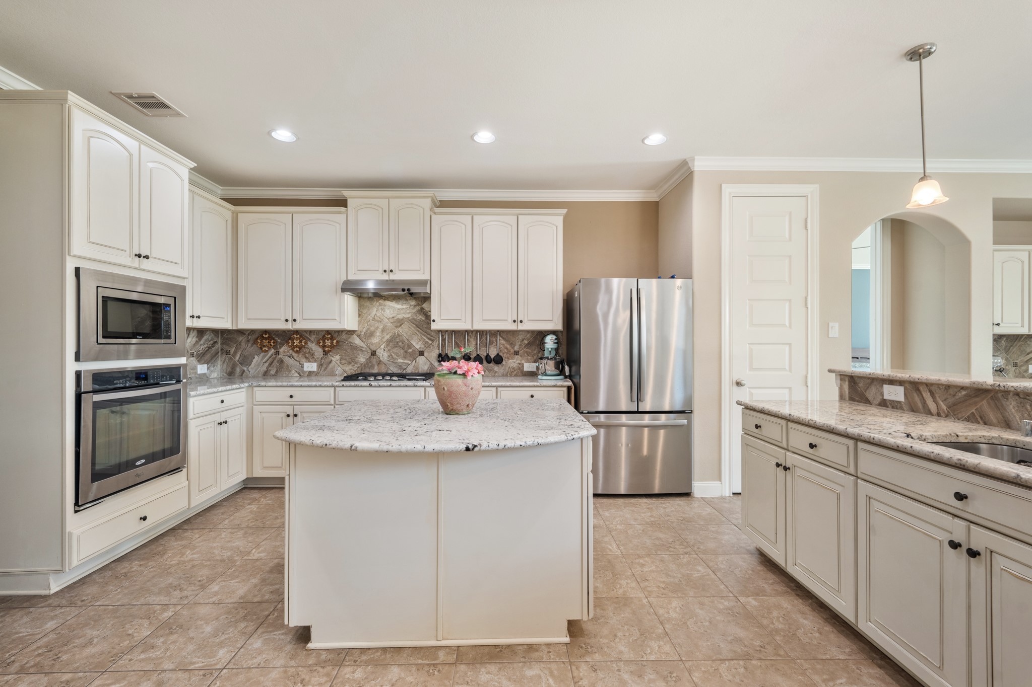 25611 Kearsley Drive Property Photo 14