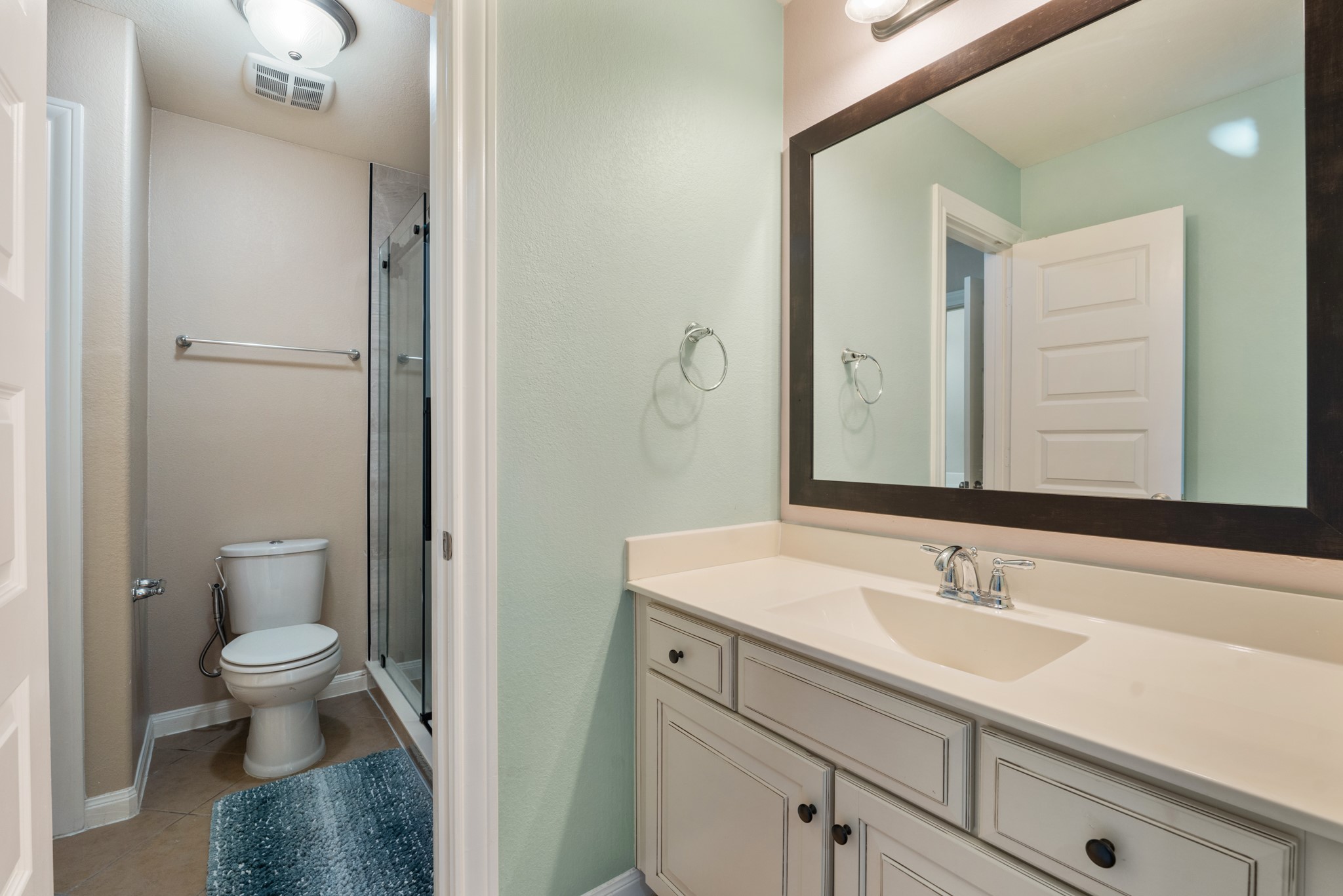 25611 Kearsley Drive Property Photo 32