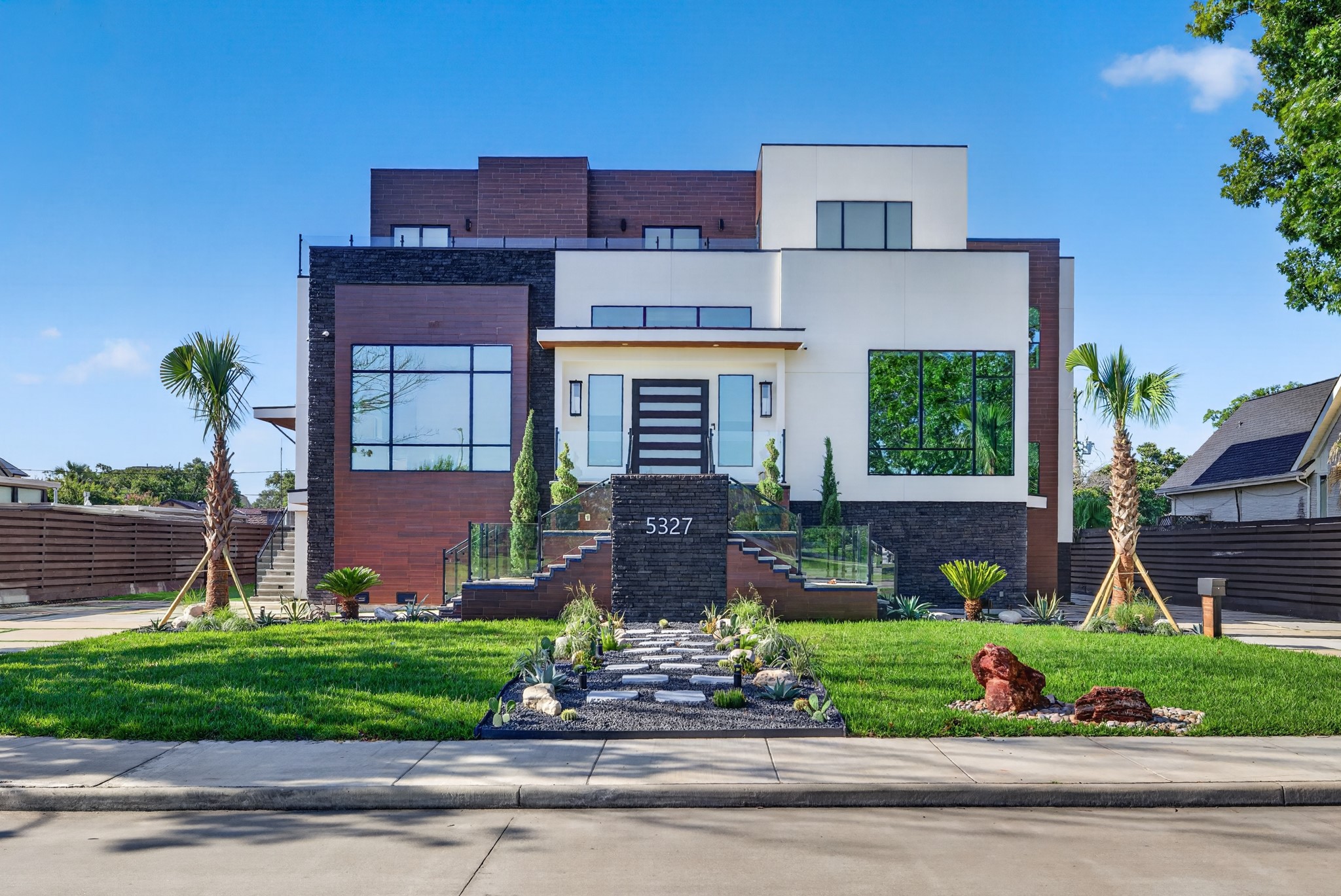 5327 S Braeswood Boulevard Property Photo