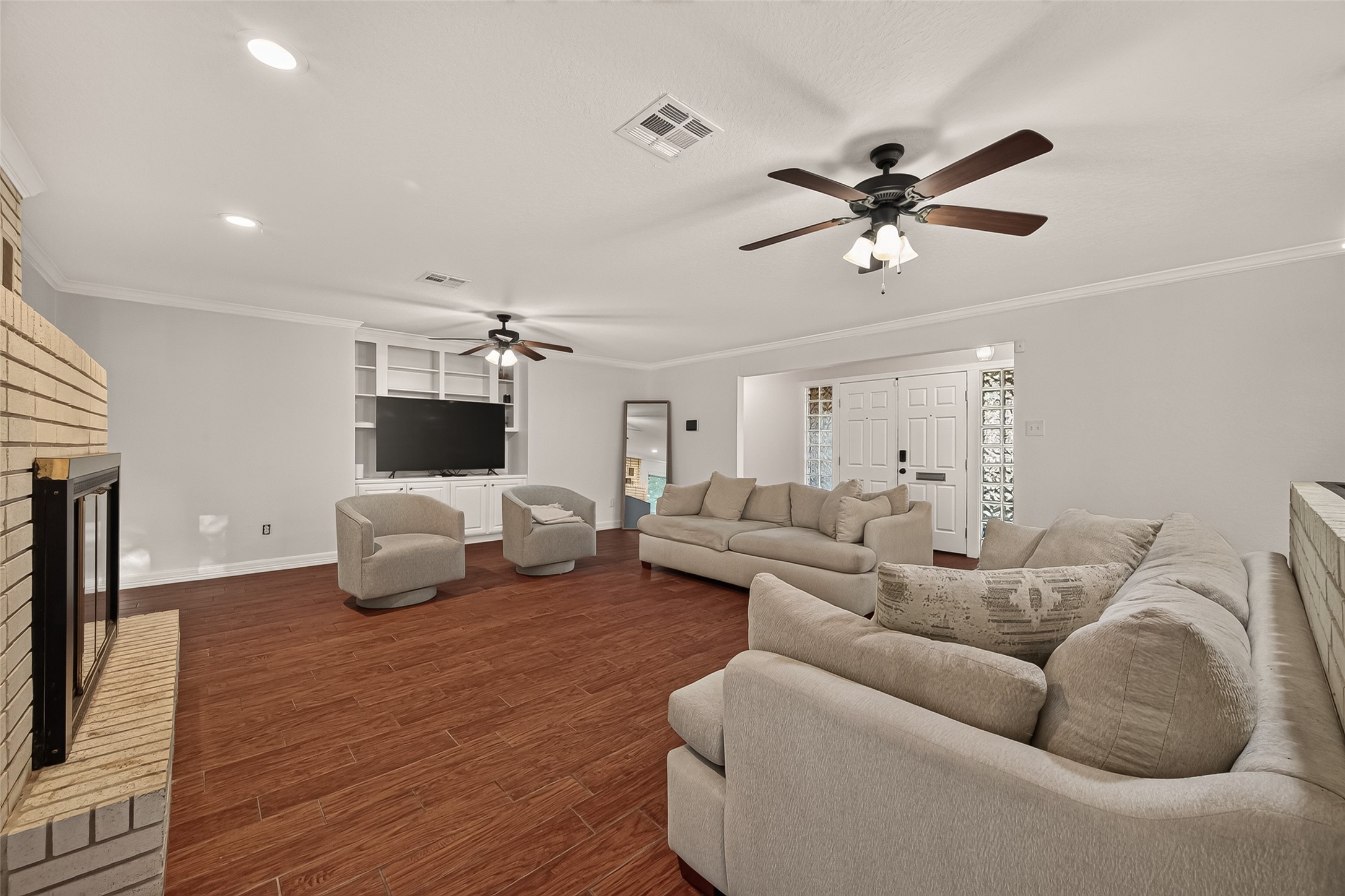 1209 Sunset Drive Property Photo 3