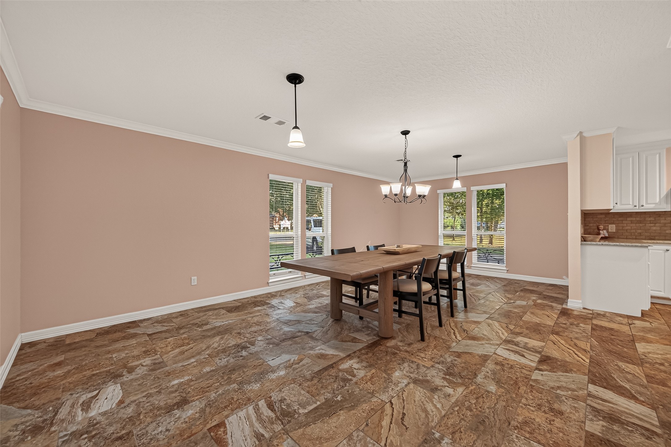 1209 Sunset Drive Property Photo 5