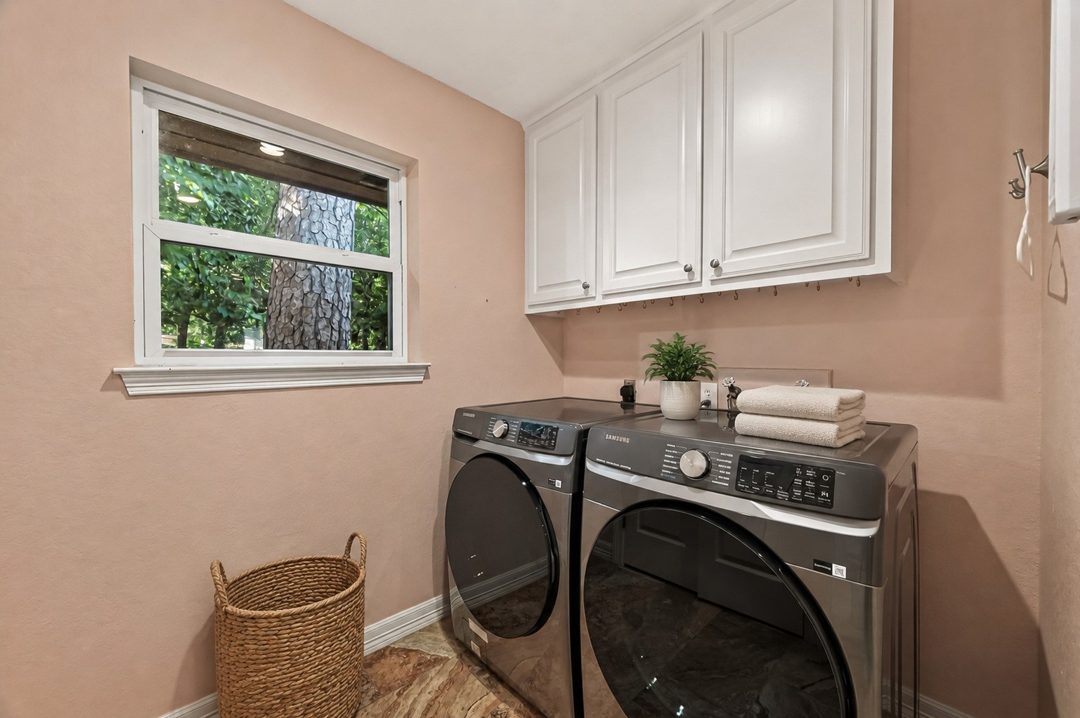 1209 Sunset Drive Property Photo 9