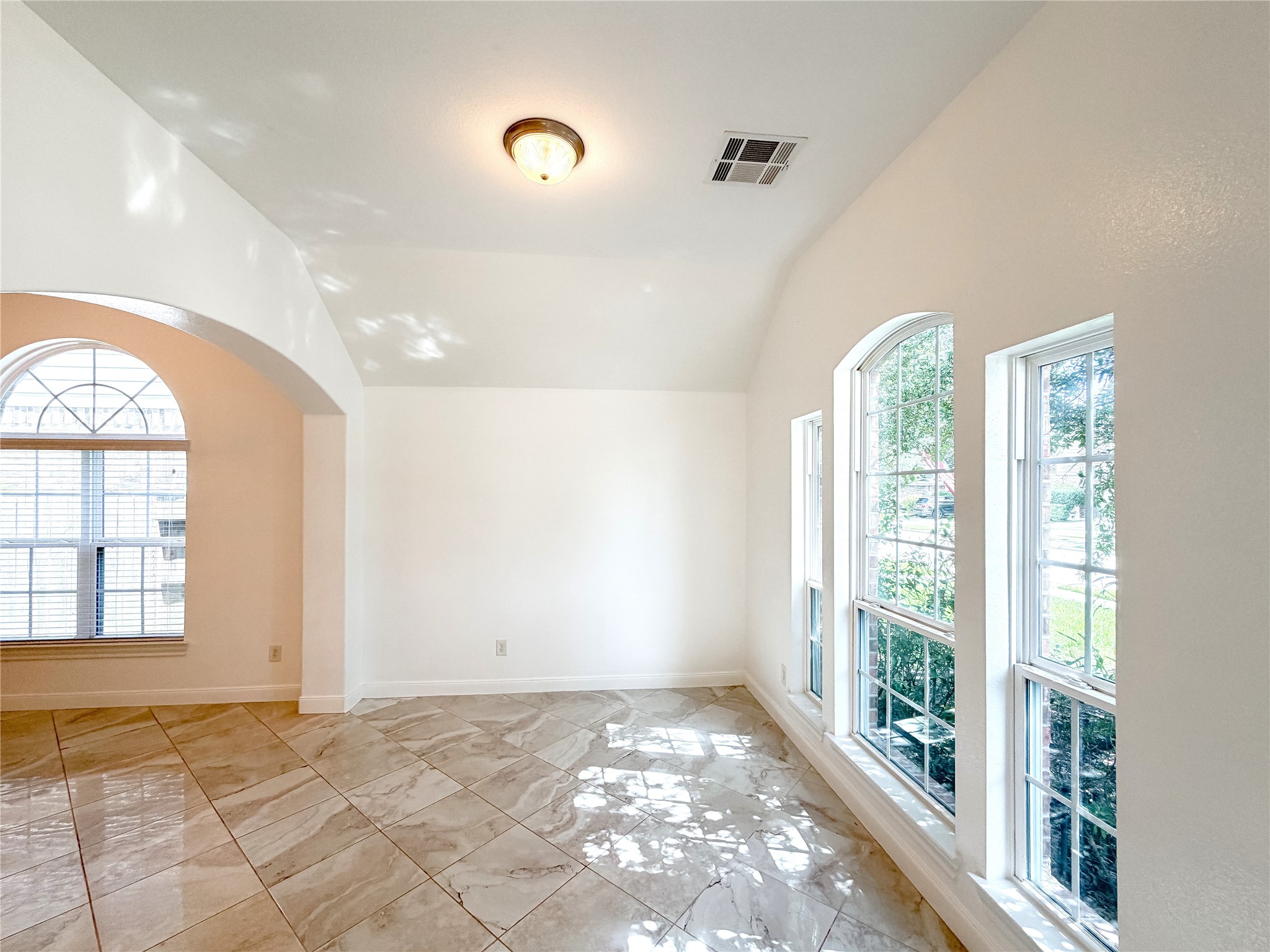 18126 Golden Falls Lane Property Photo 6