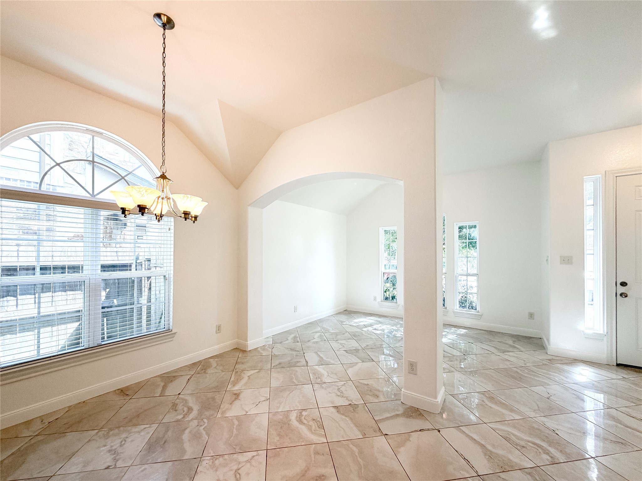 18126 Golden Falls Lane Property Photo 7