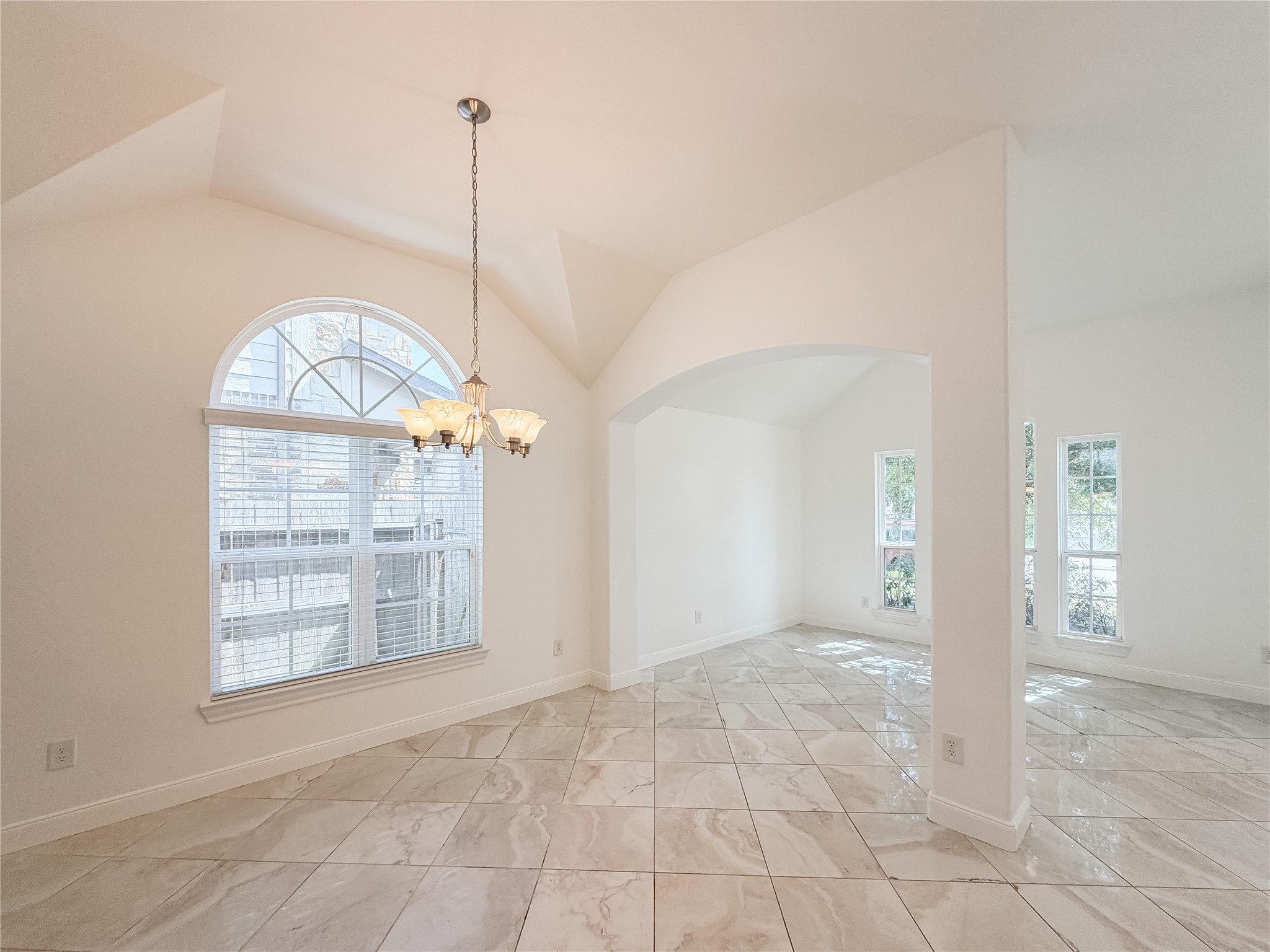 18126 Golden Falls Lane Property Photo 8