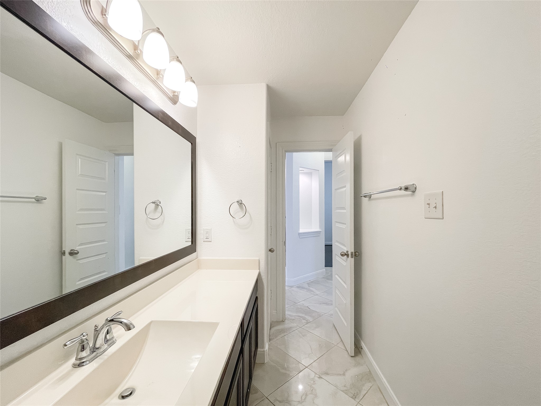18126 Golden Falls Lane Property Photo 37