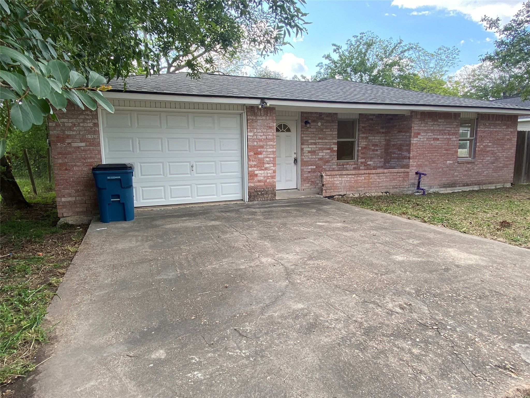 305 Osage Street Property Photo 1